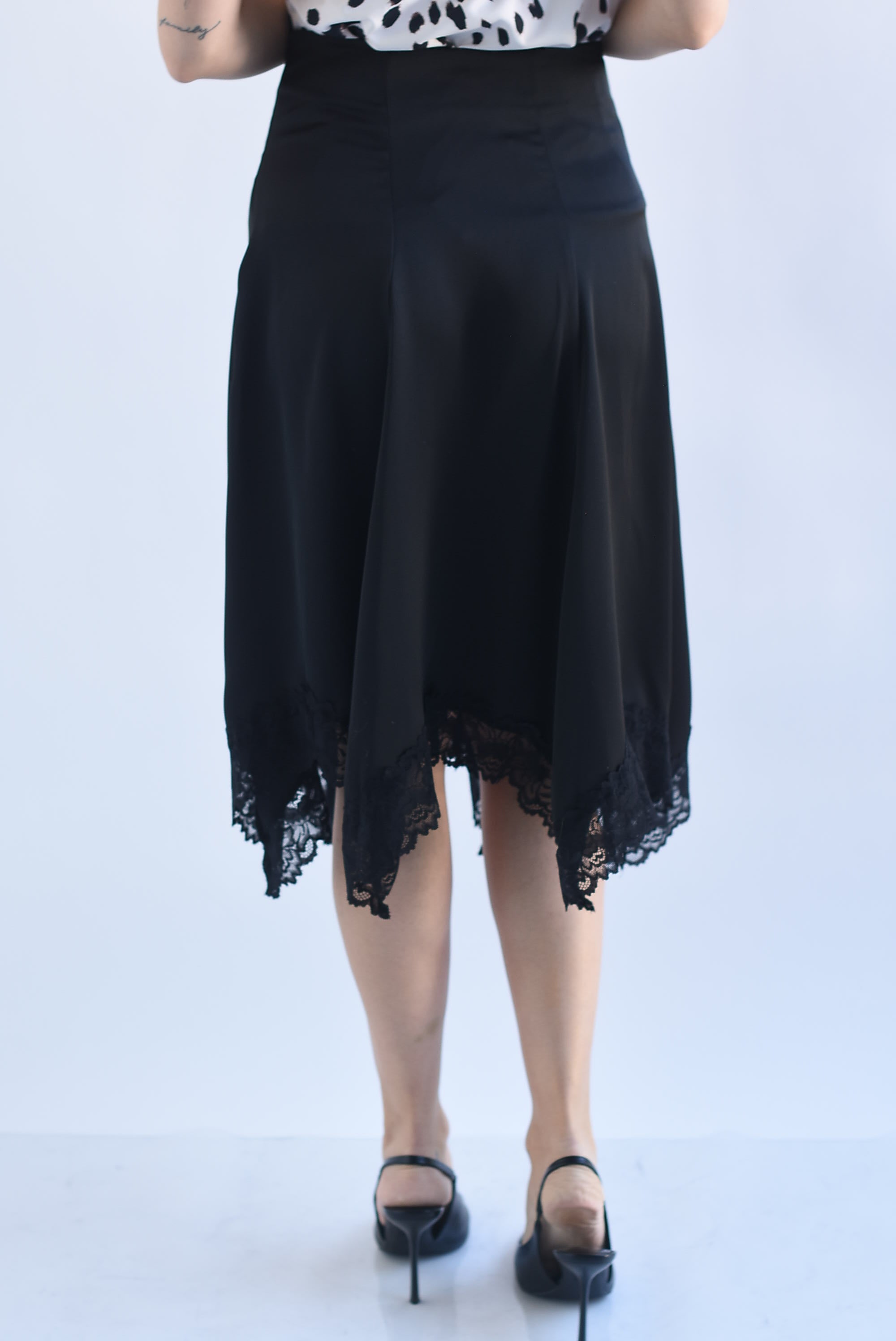 Falda lencera picos encaje