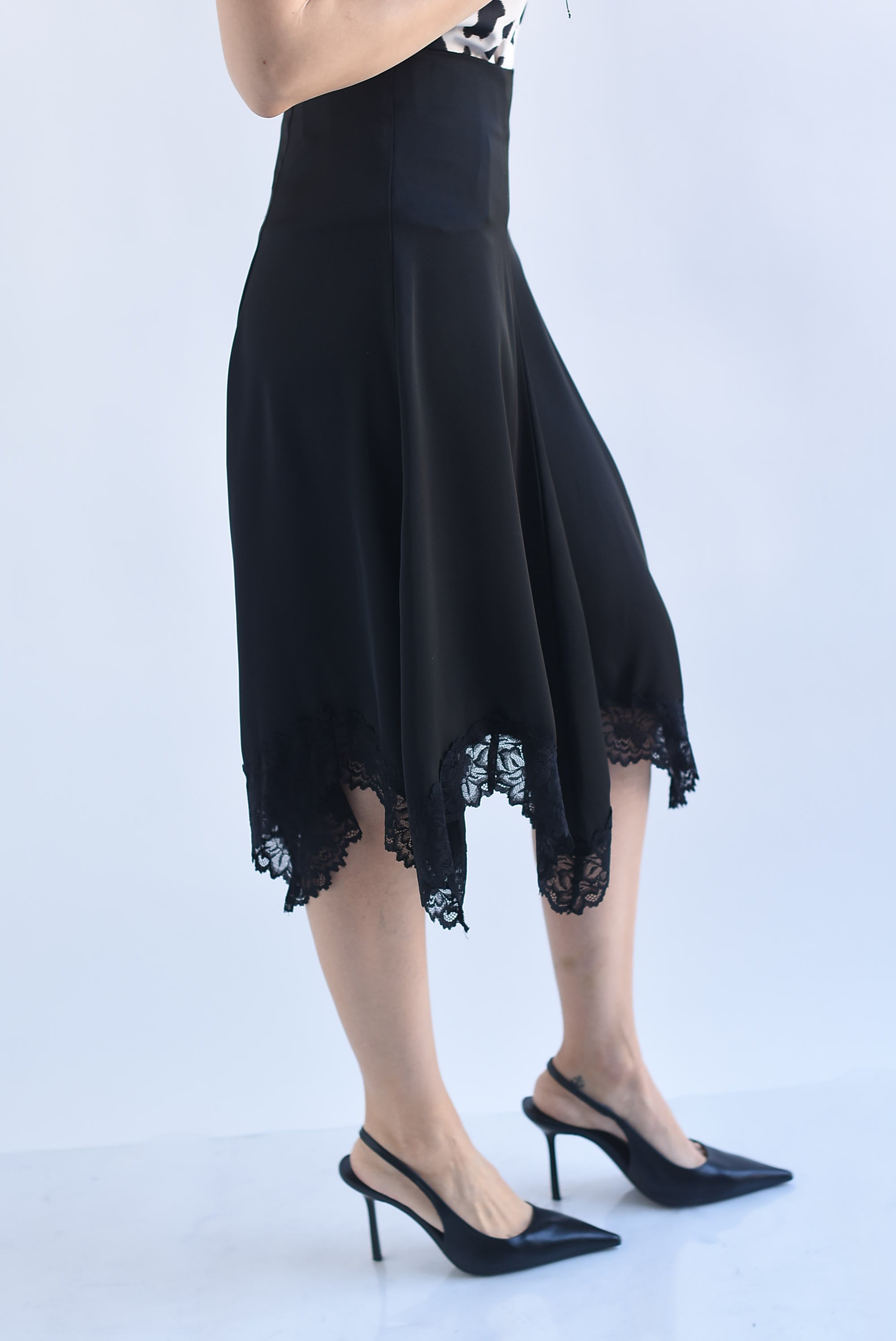 Falda lencera picos encaje