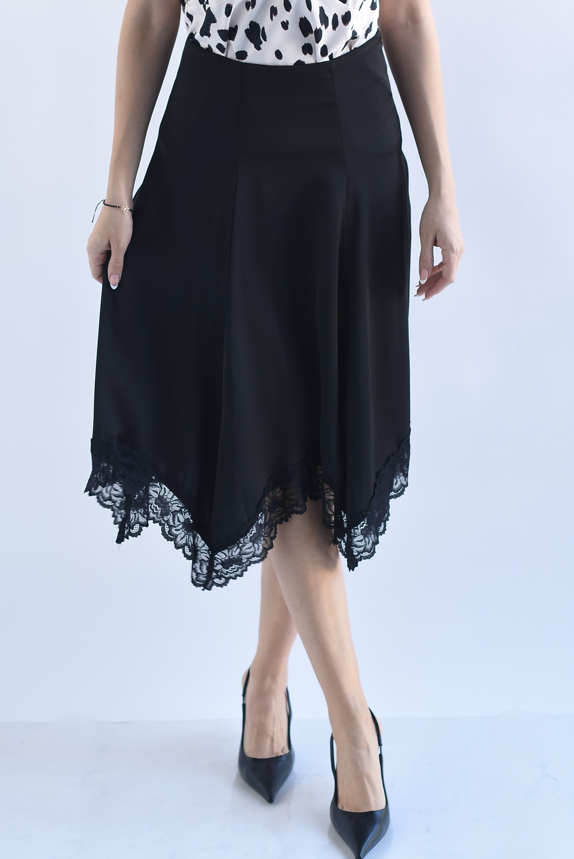 Falda lencera picos encaje