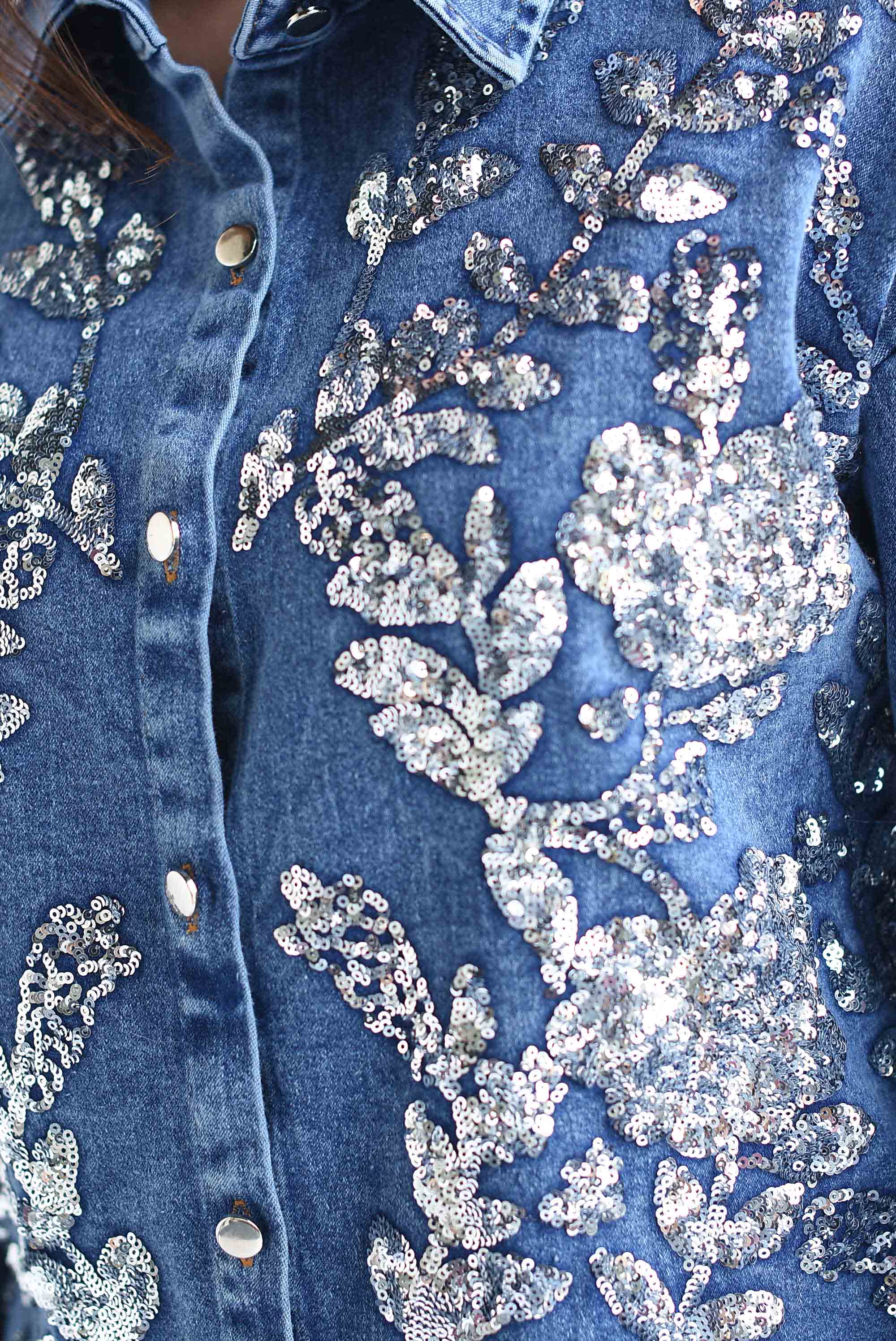 Set Jeans y Shacket Denim flores lentejuela
