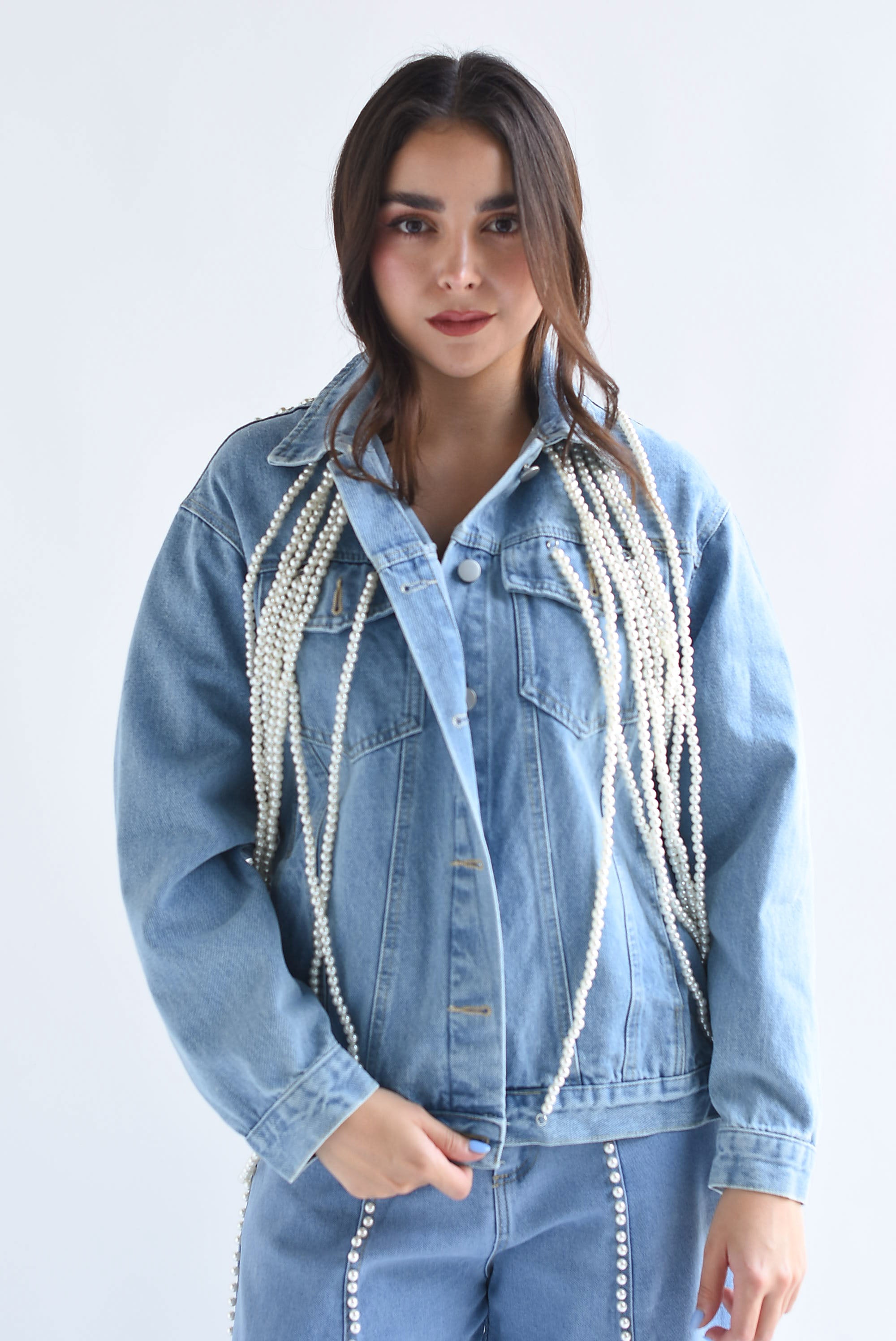 Chamarra Denim flecos perlas