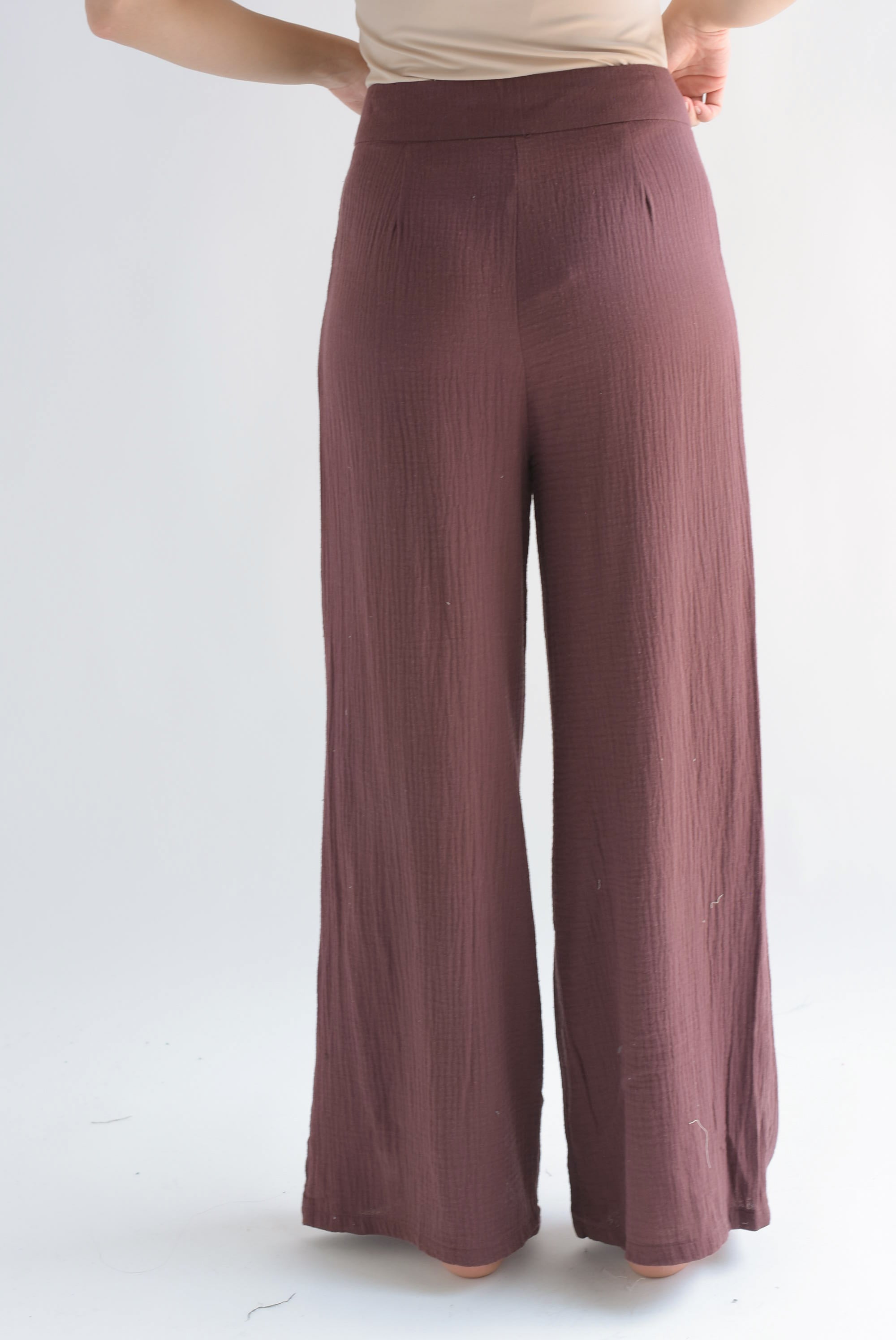 Pantalón wide tipo lino Café