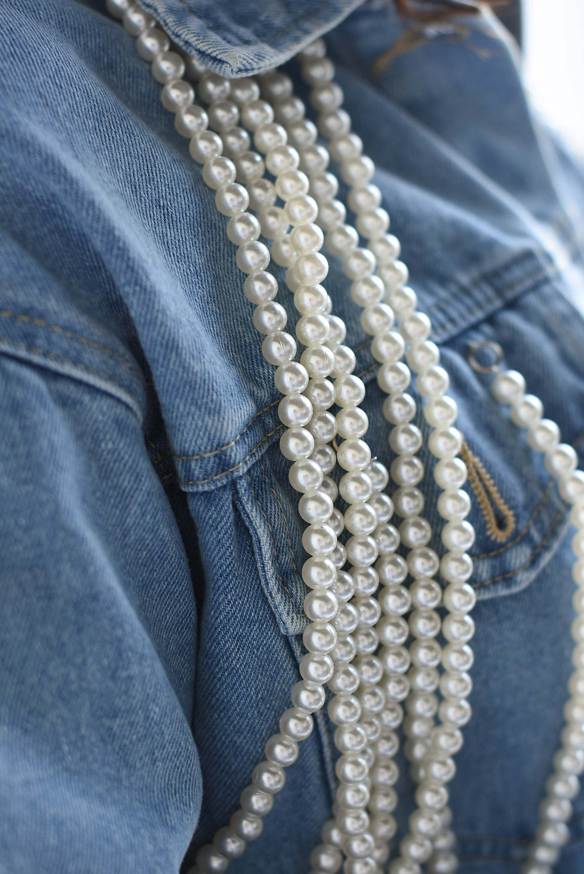 Chamarra Denim flecos perlas