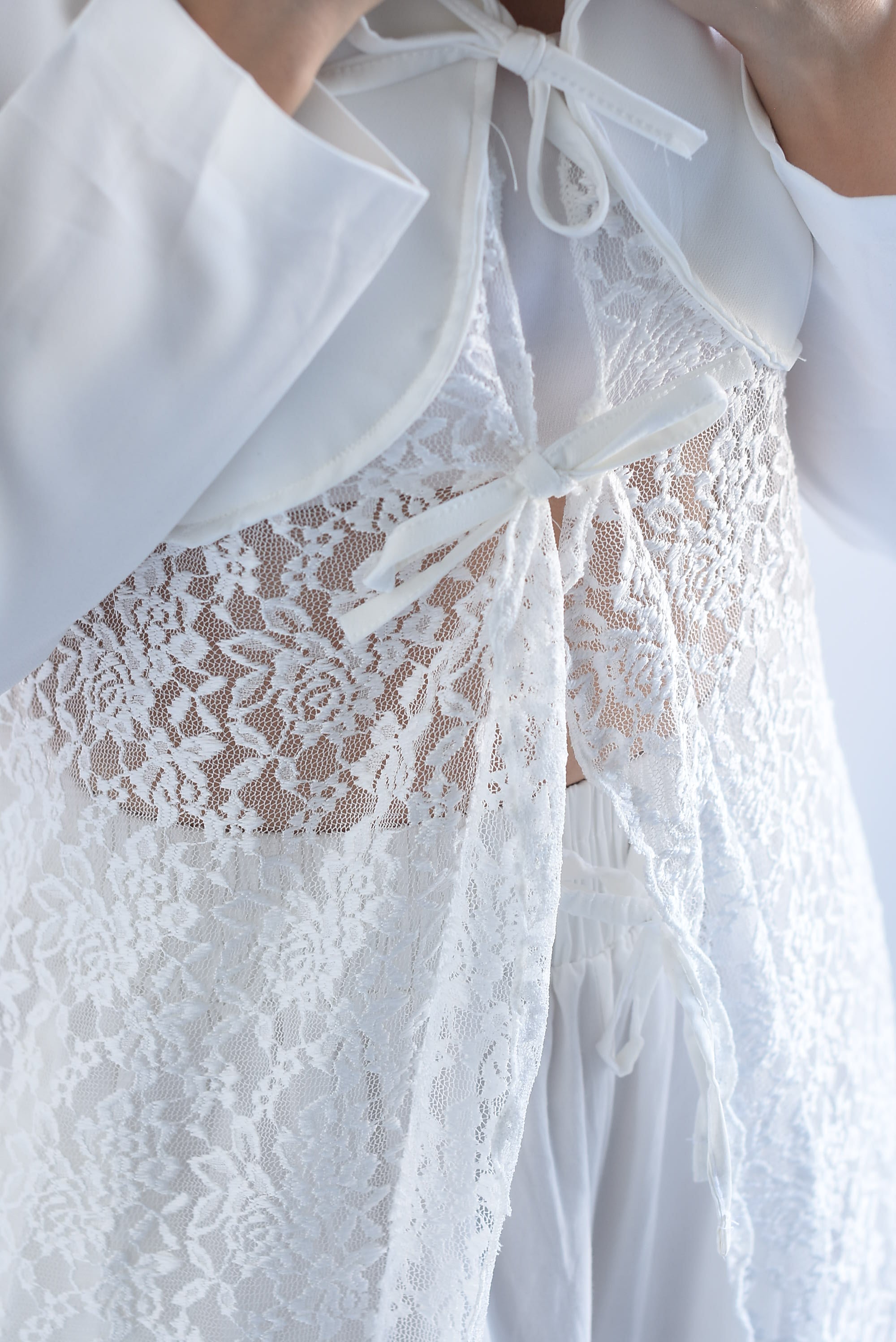 Blazer extra largo con encaje