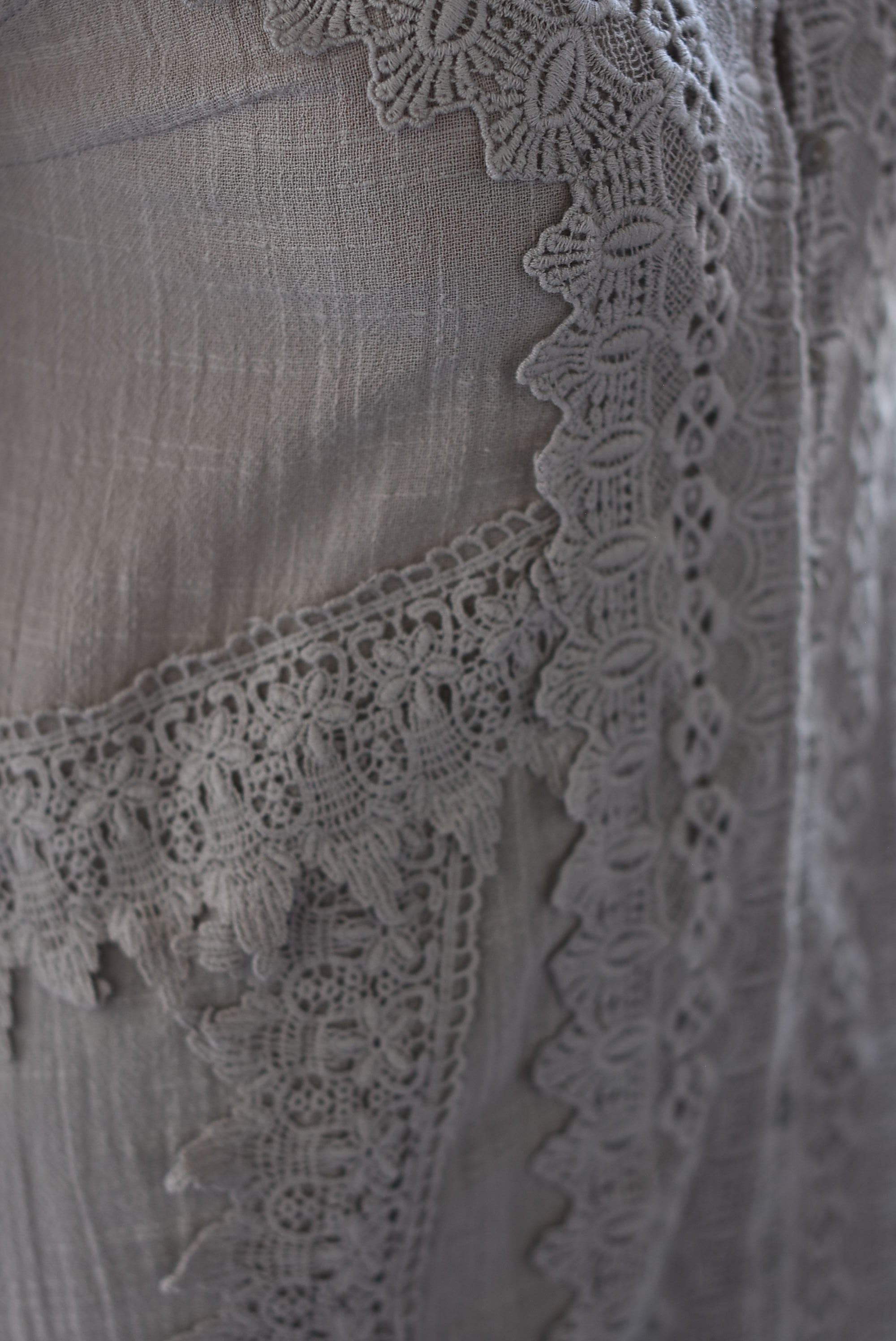 Vestido tirantes tira bordada crochet