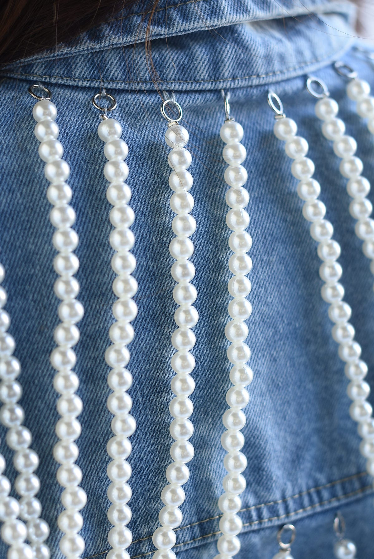 Chamarra Denim flecos perlas