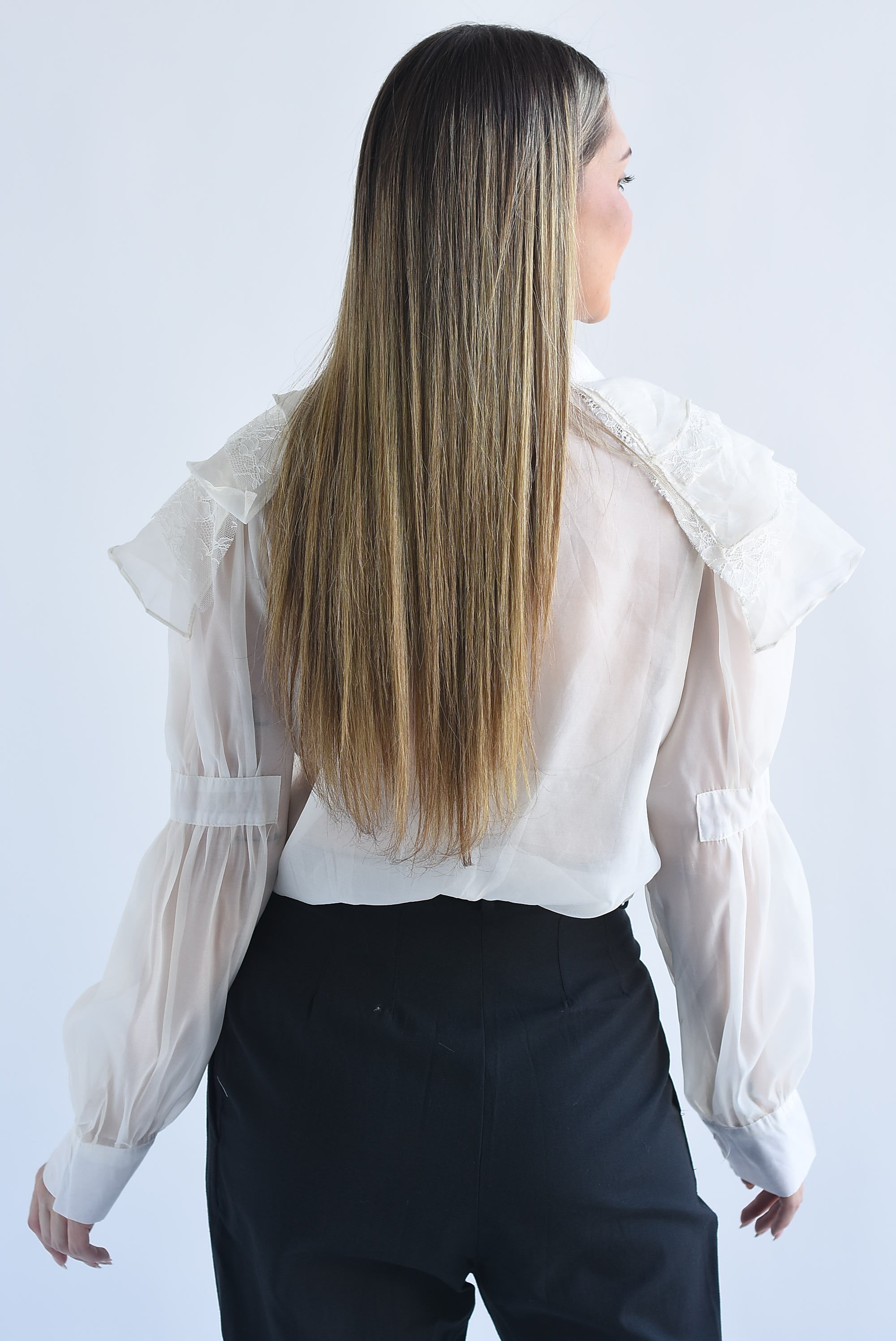 Blusa gasa cuello olanes