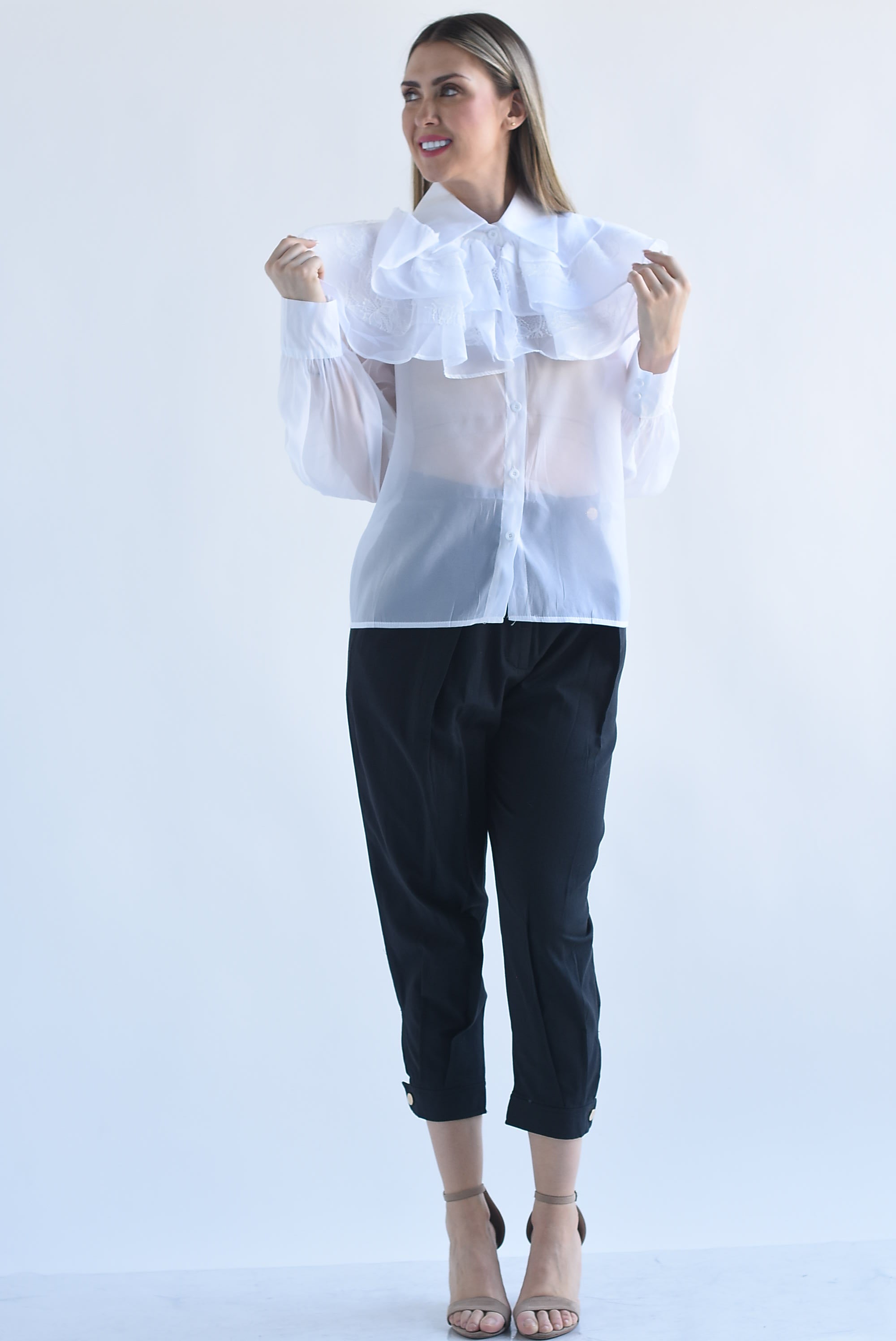 Blusa gasa cuello olanes