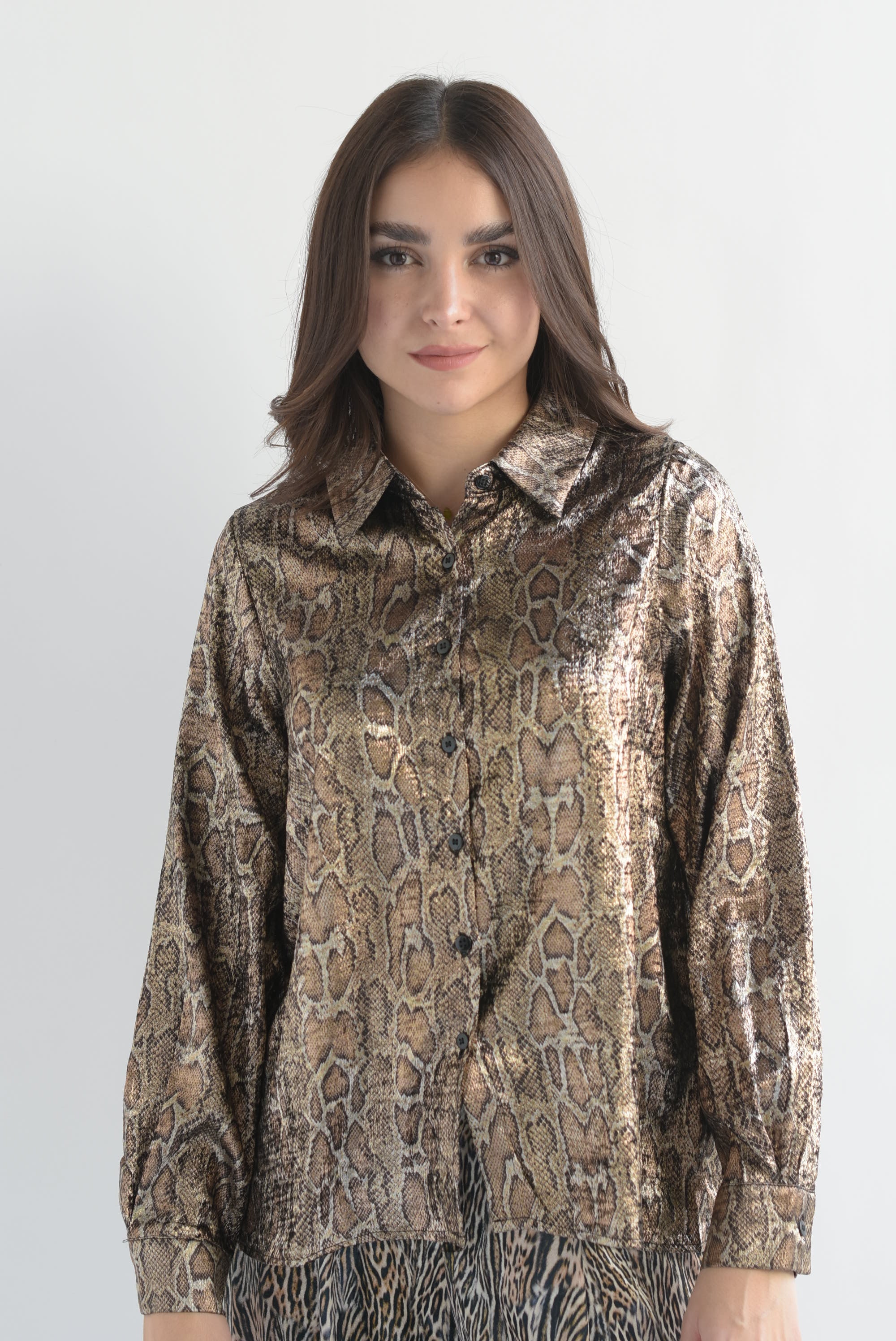Camisa snake print metalizada Dorado