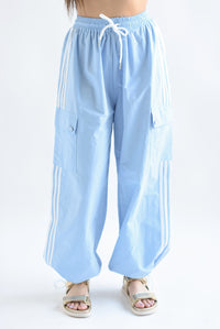 Fashion Styled Pantalón track parachute cargo Azul Baby