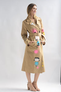 Fashion Styled Gabardina Snoopy & Friends Camel