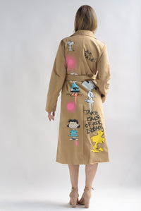 Fashion Styled Gabardina Snoopy & Friends Camel