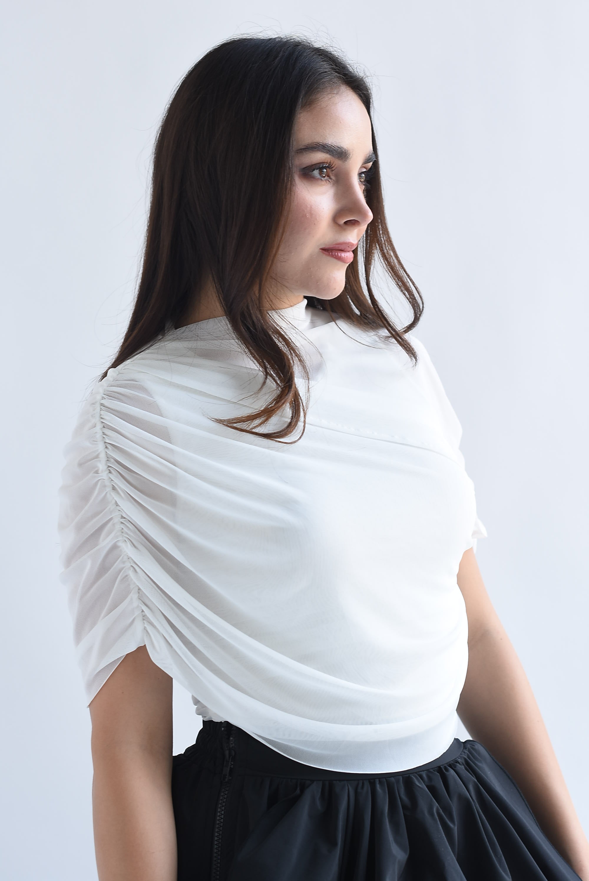 Blusa mesh capa drapeada cruzada