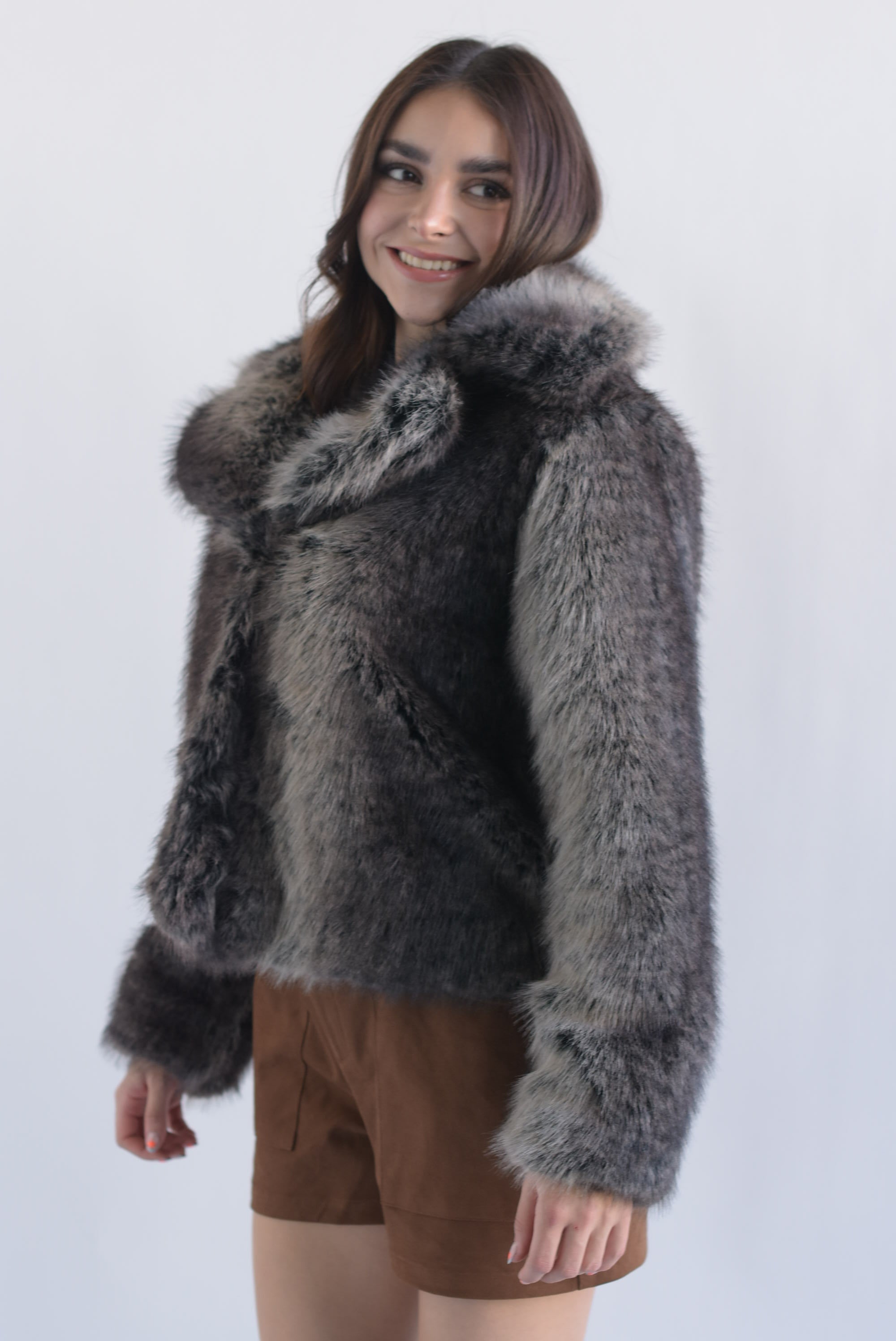 Abrigo corto faux fur degradado