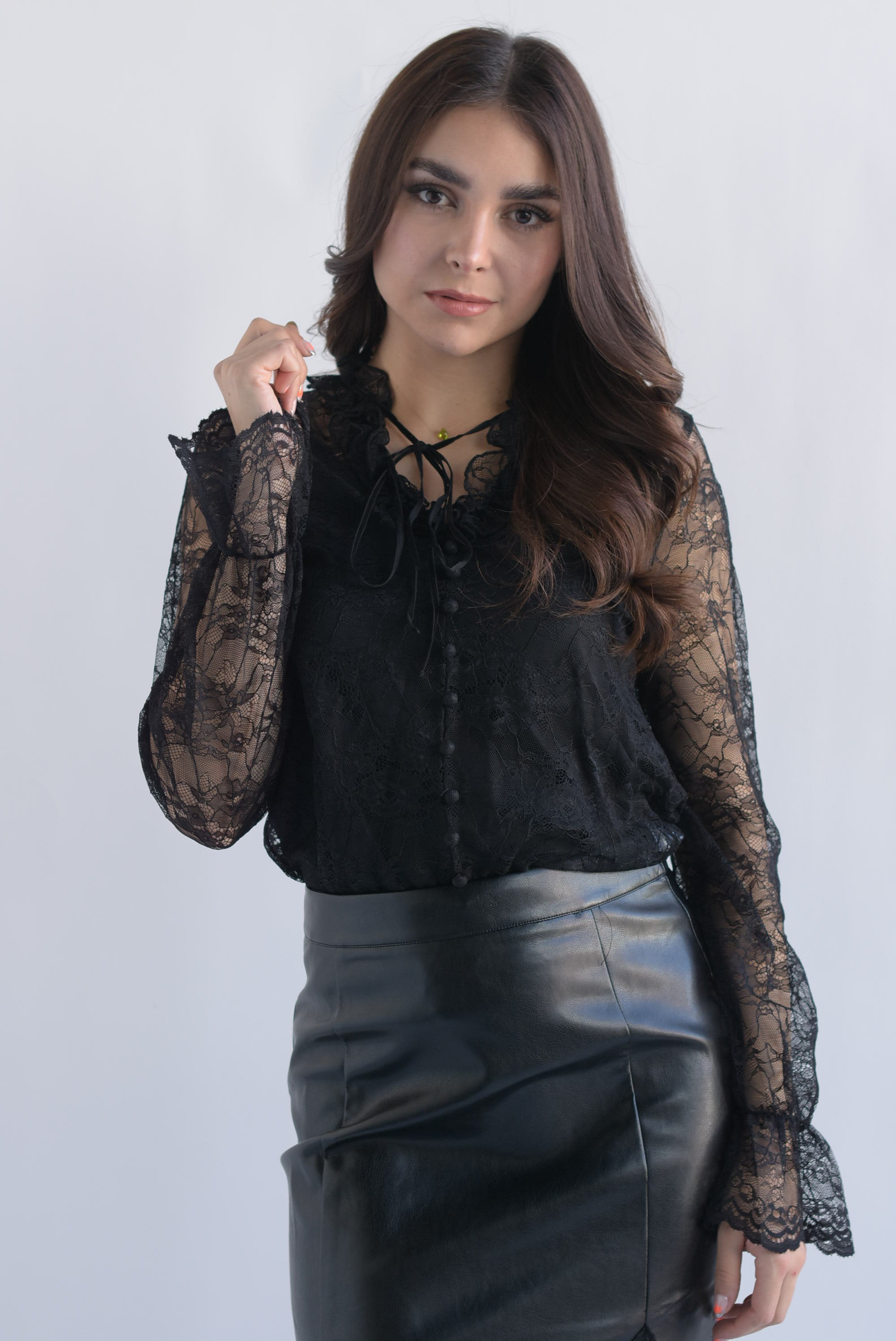 Blusa encaje botones Negro