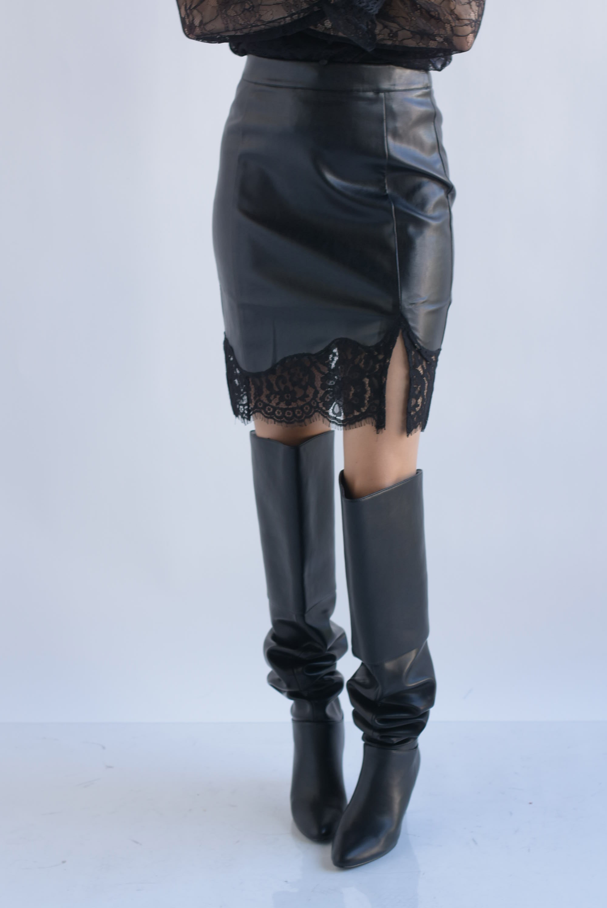 Falda vinipiel bastilla encaje Negro