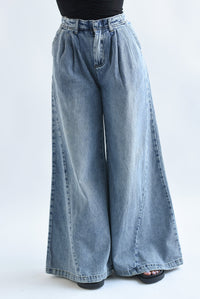 Fashion Styled Jeans super wide leg con pinzas