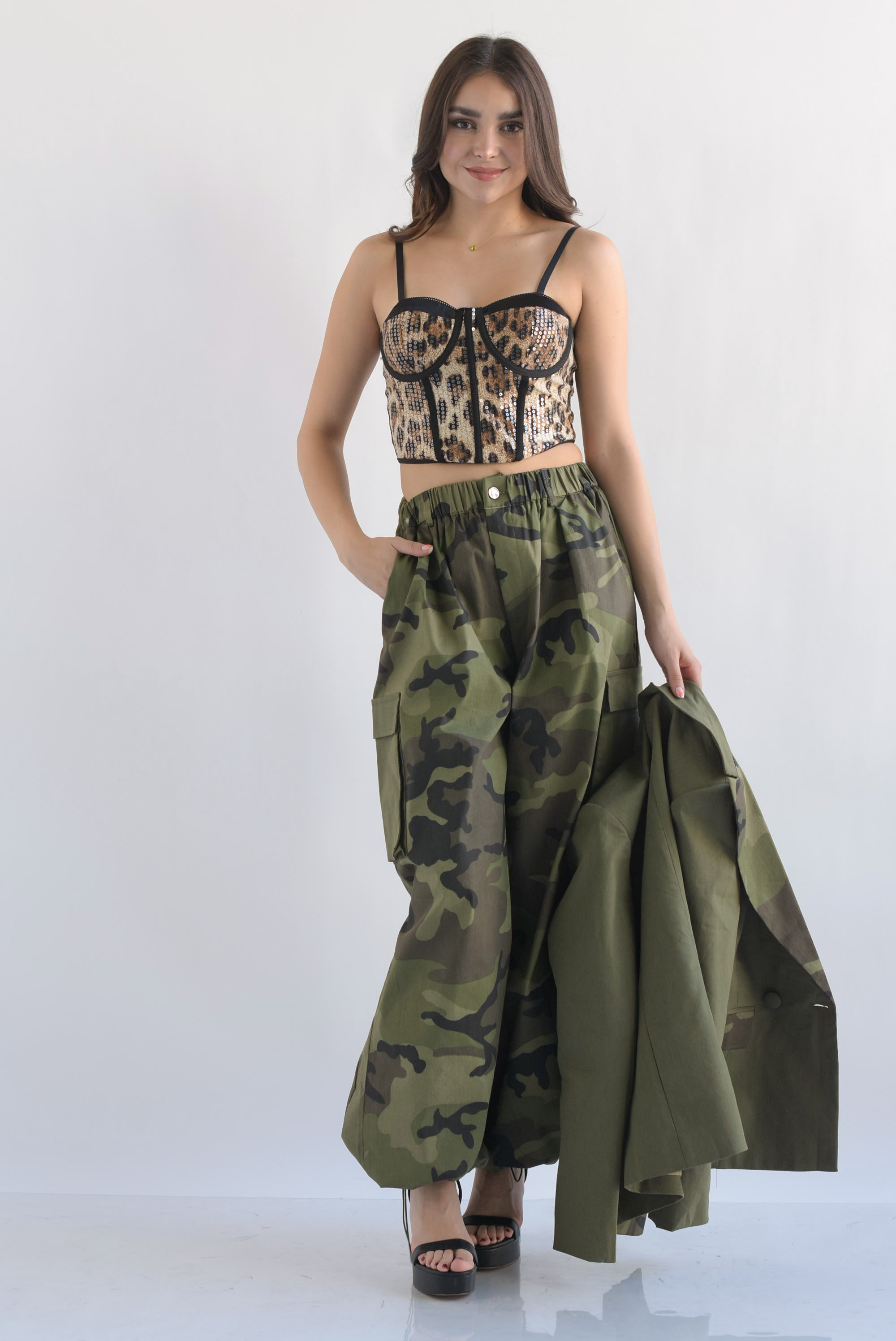 Set Pantalón súper wide y Blazer camuflaje Verde Olivo