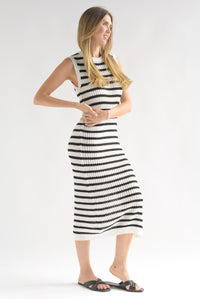 Fashion Styled Vestido largo crochet líneas Black & White