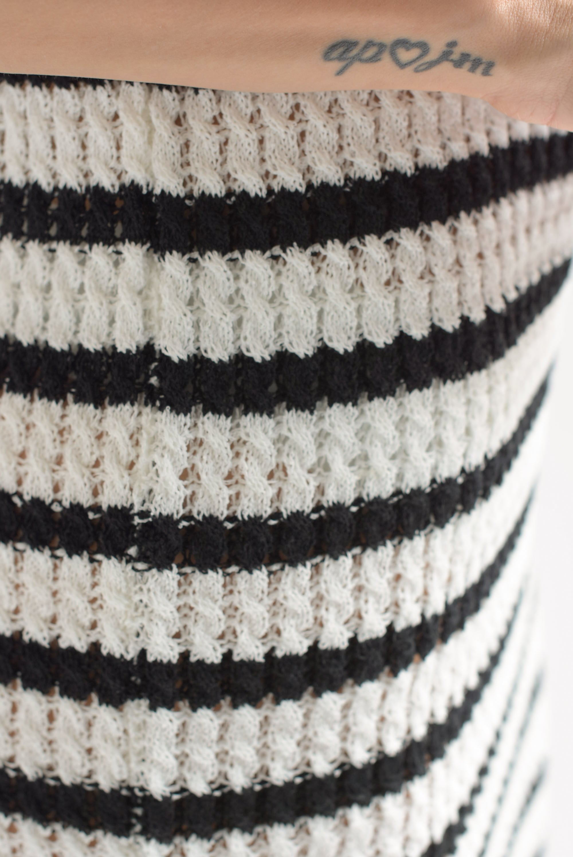 Vestido largo crochet líneas Black & White