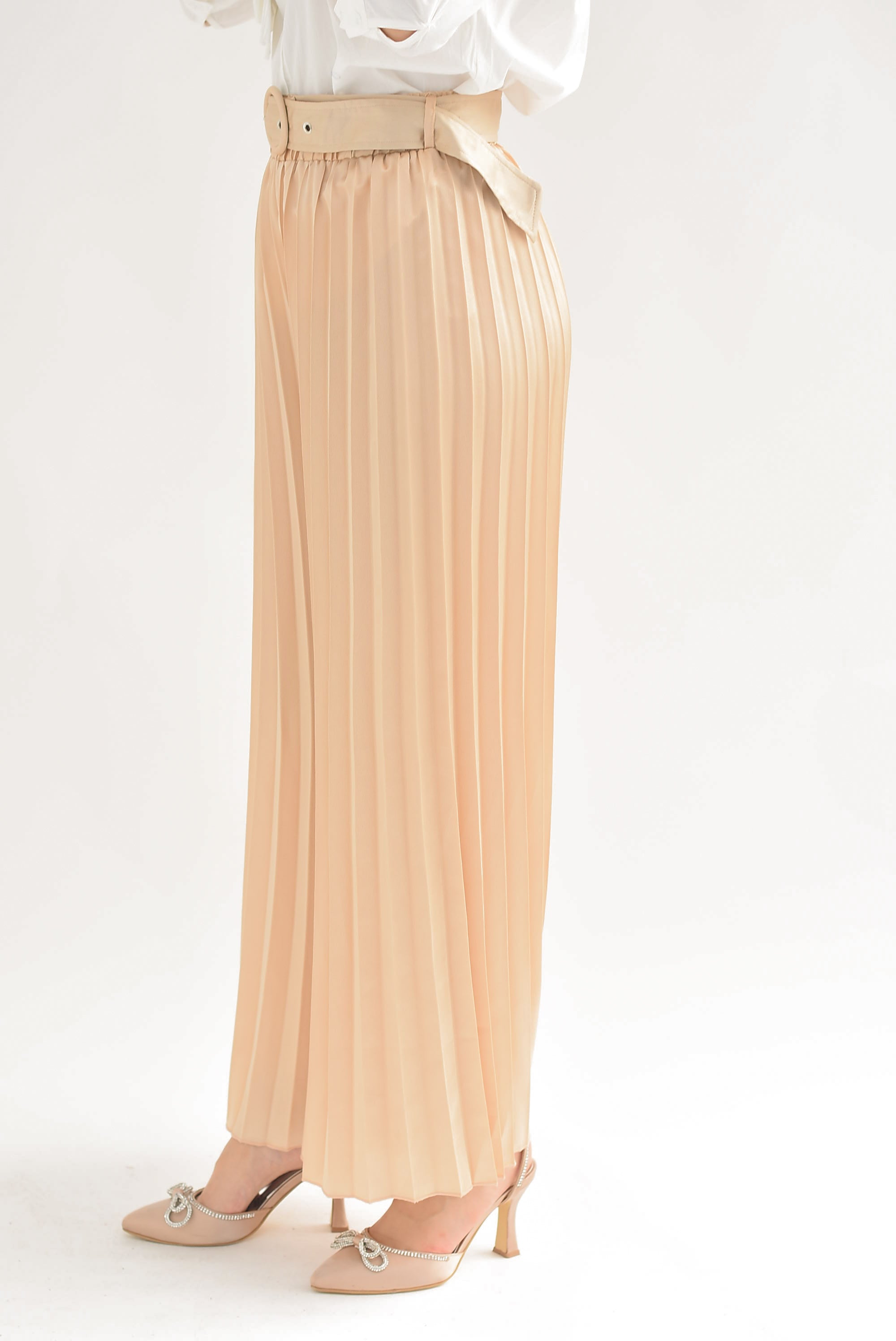 Pantalón plisado con cinturón Champagne