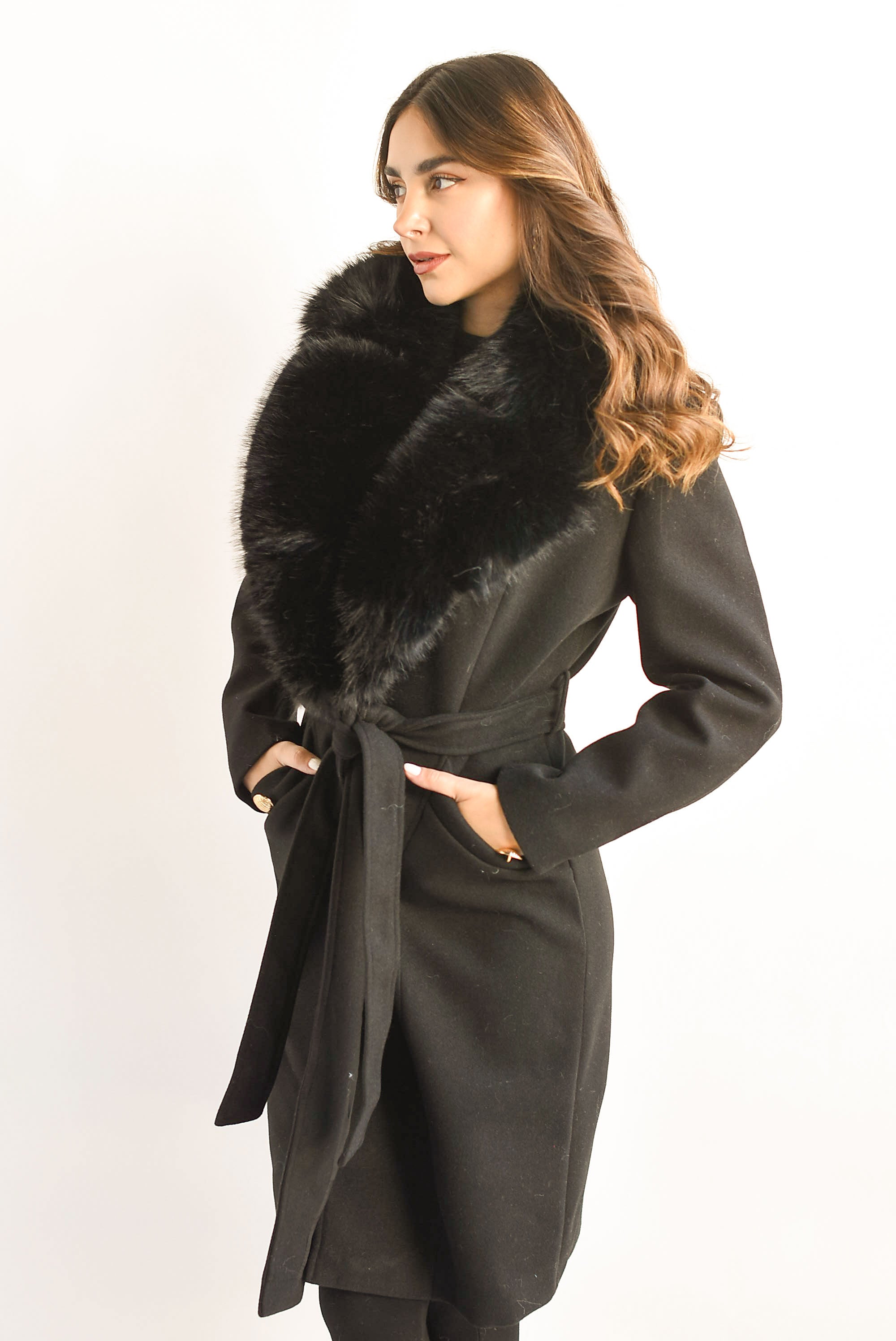 Abrigo cuello fur removible Negro