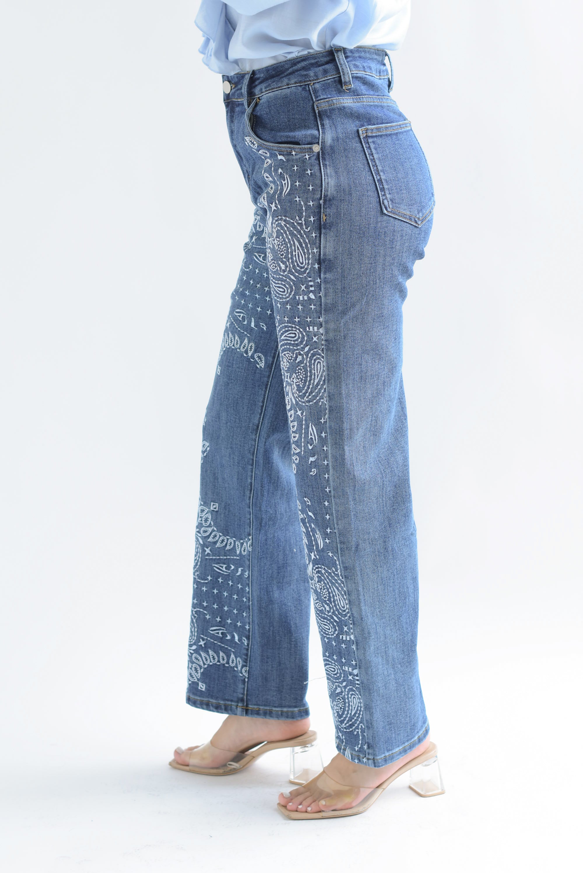 Jeans bordado Paisley Denim Medium