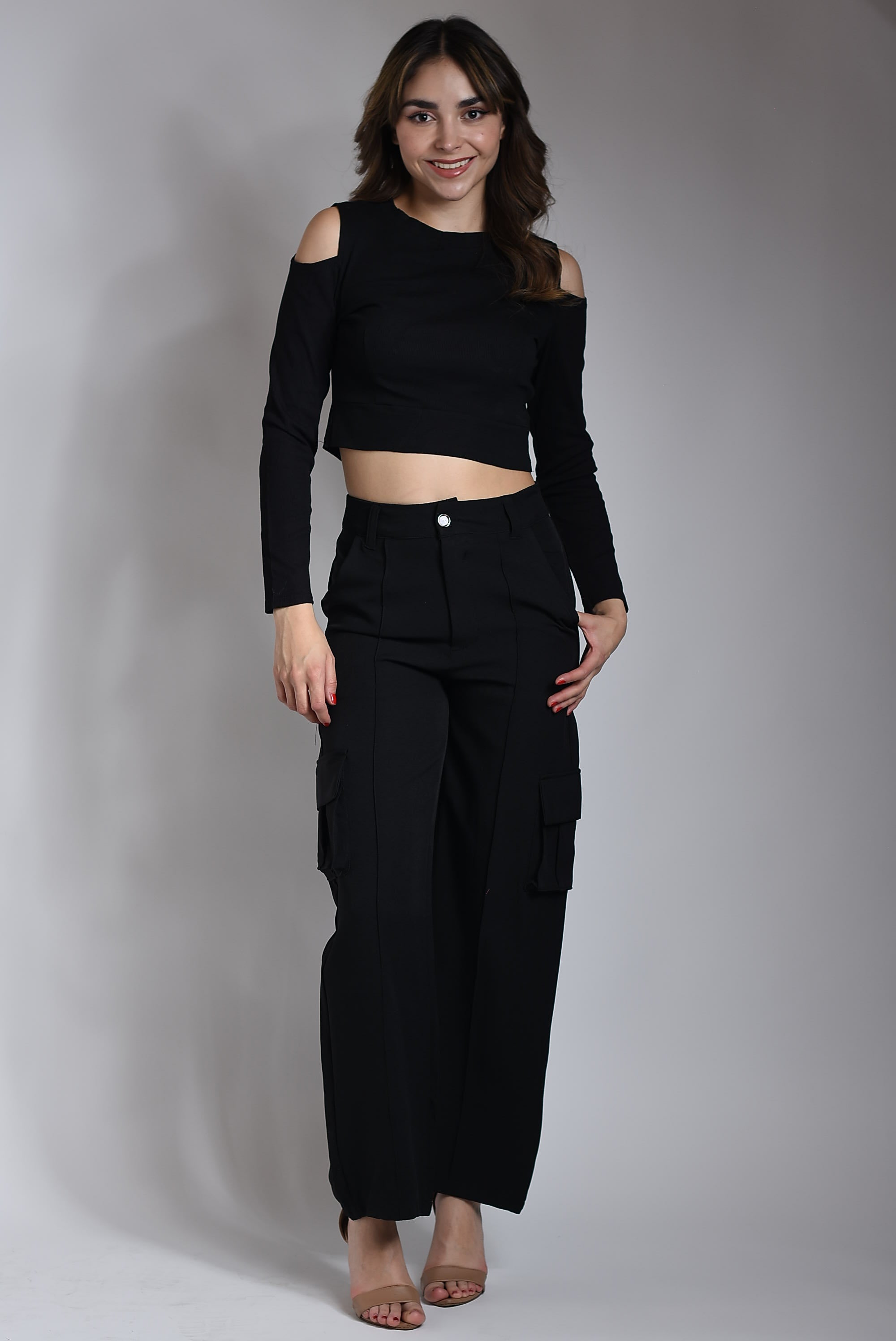 Set Pantalón cargo y Top Negro