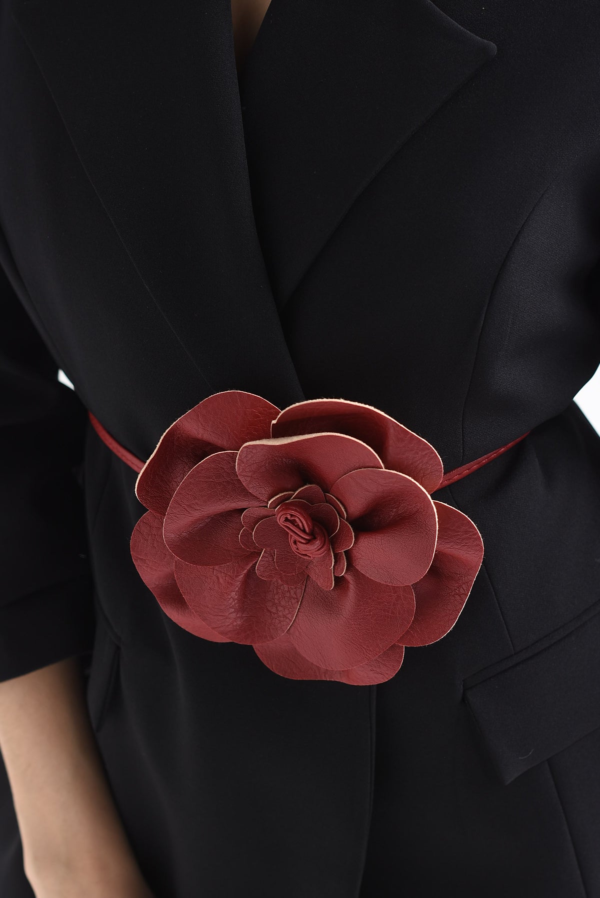 Cinturón y choker vinipiel Flor