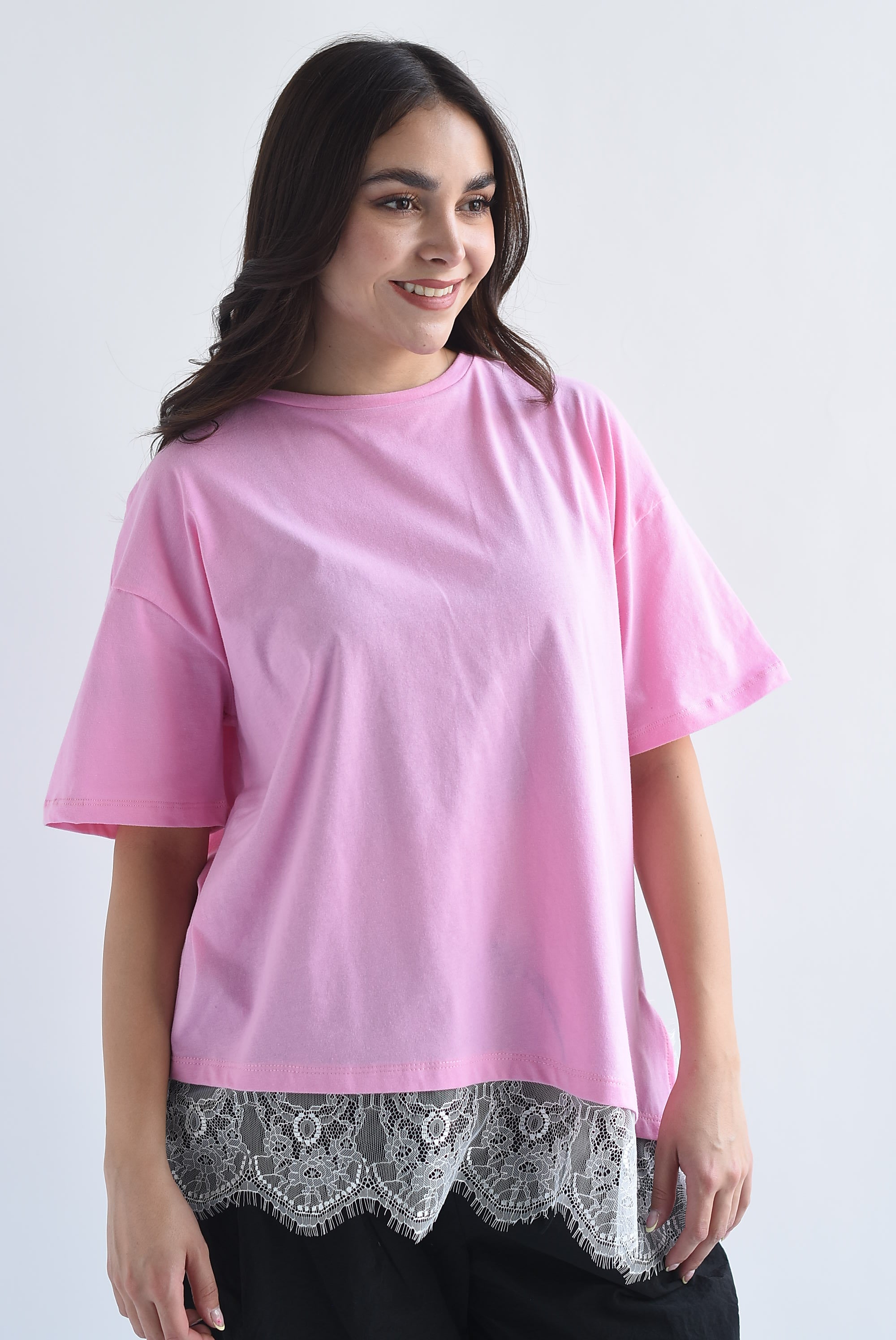 T-Shirt asimétrica tira encaje