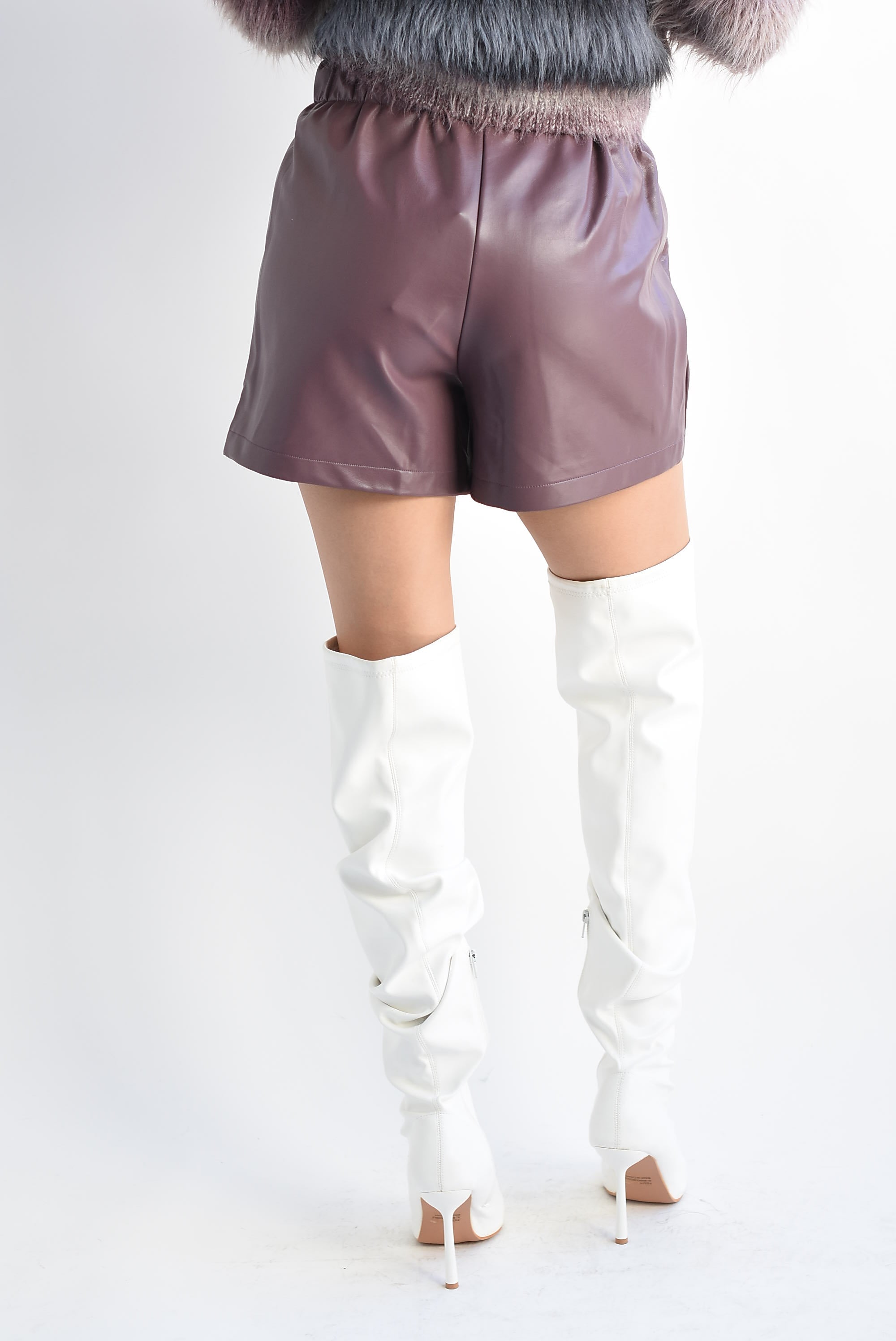 Short vinipiel Morado