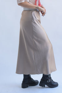 Fashion Styled Falda larga lencera Champagne