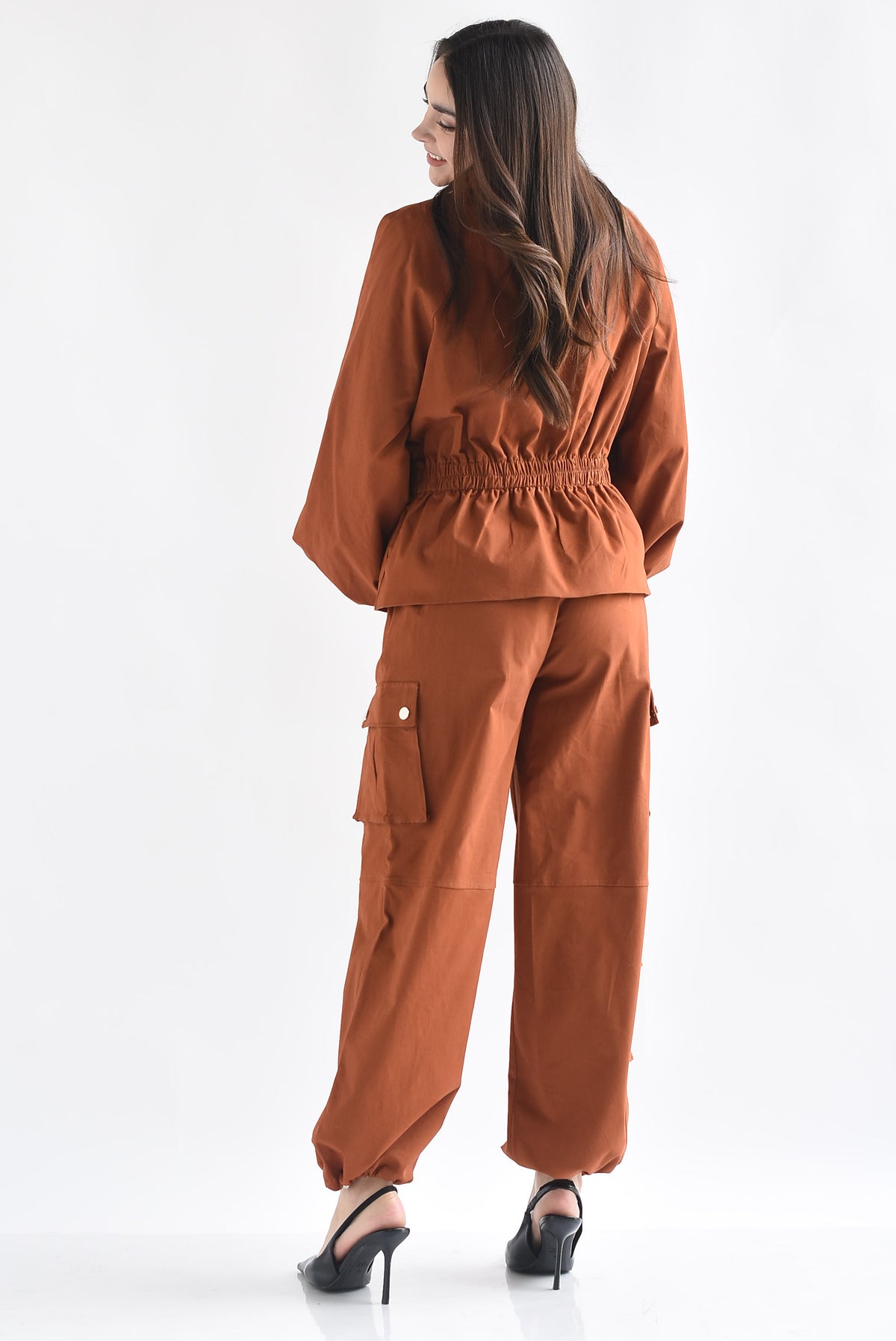 Set Pantalón cargo y Chamarra peplum
