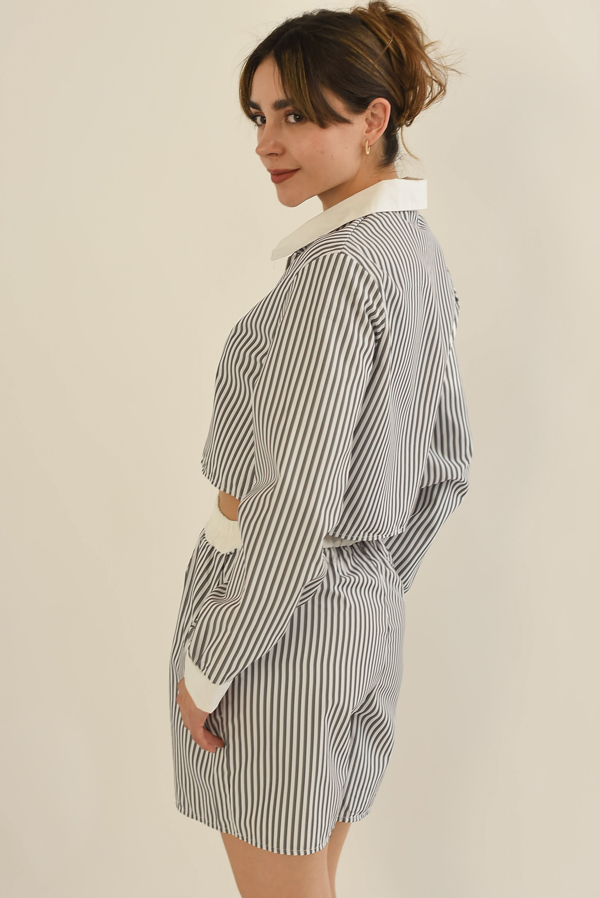 Set Short y Camisa rayas cuello Negro