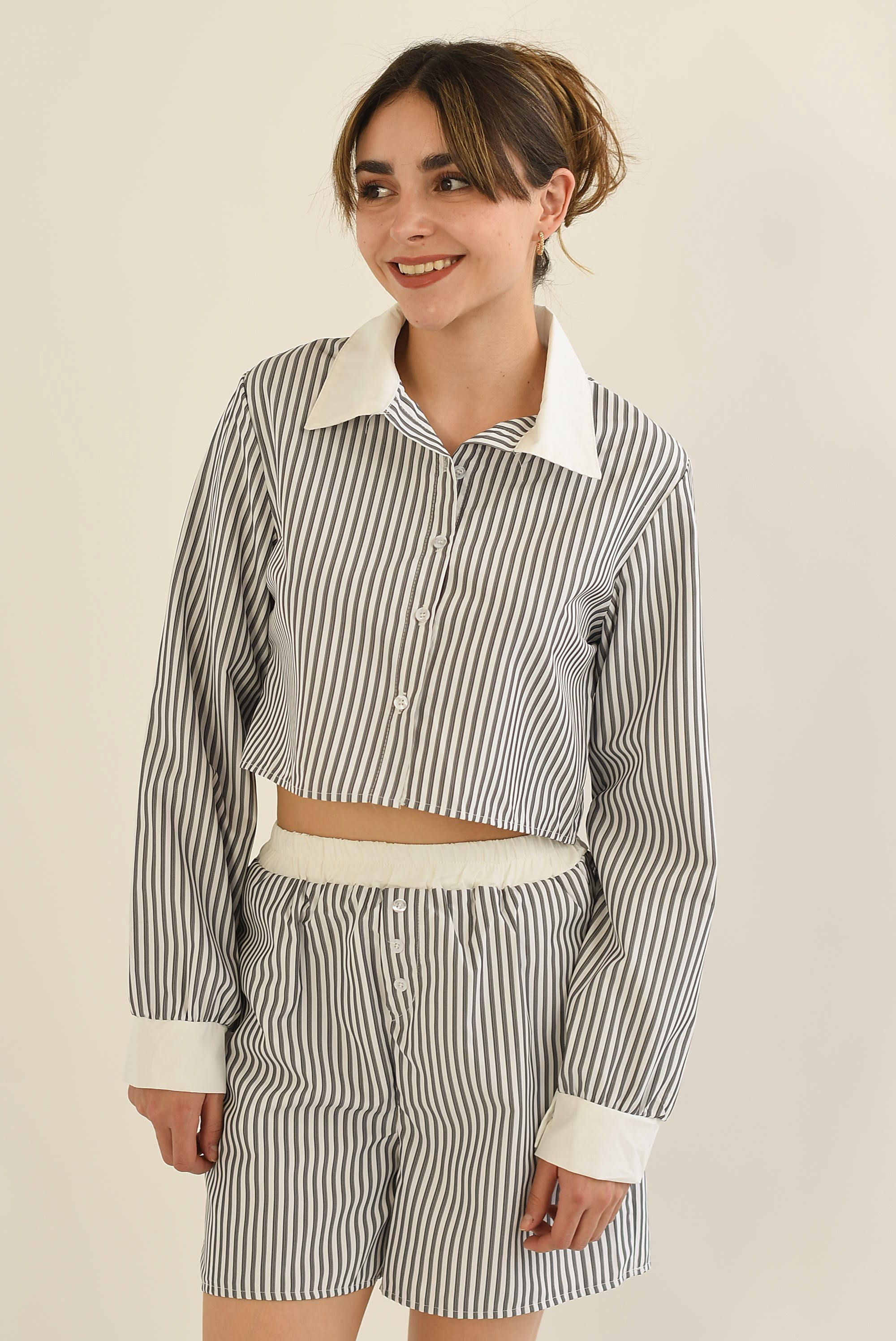 Set Short y Camisa rayas cuello Negro