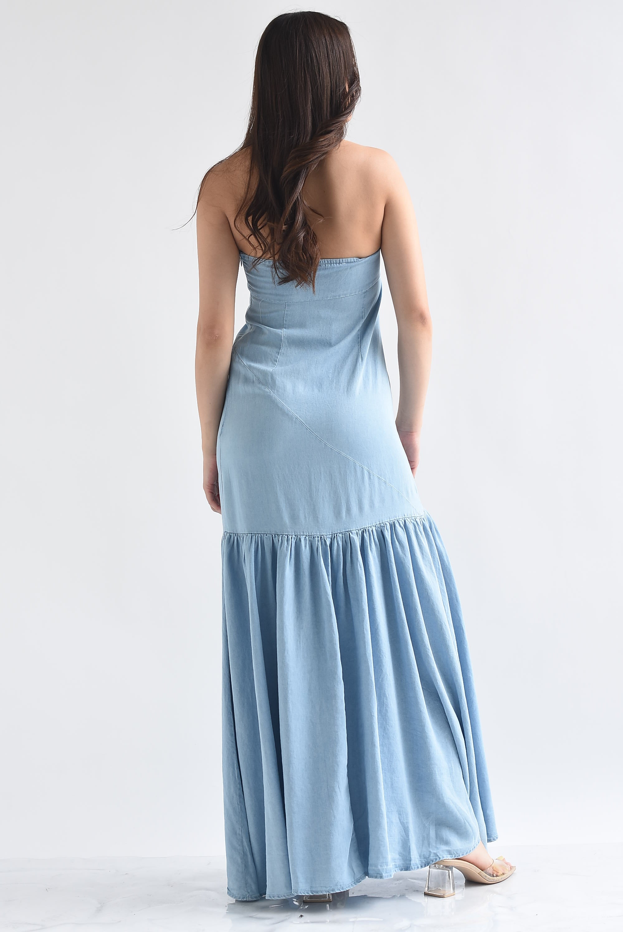 Vestido denim strapless torso largo