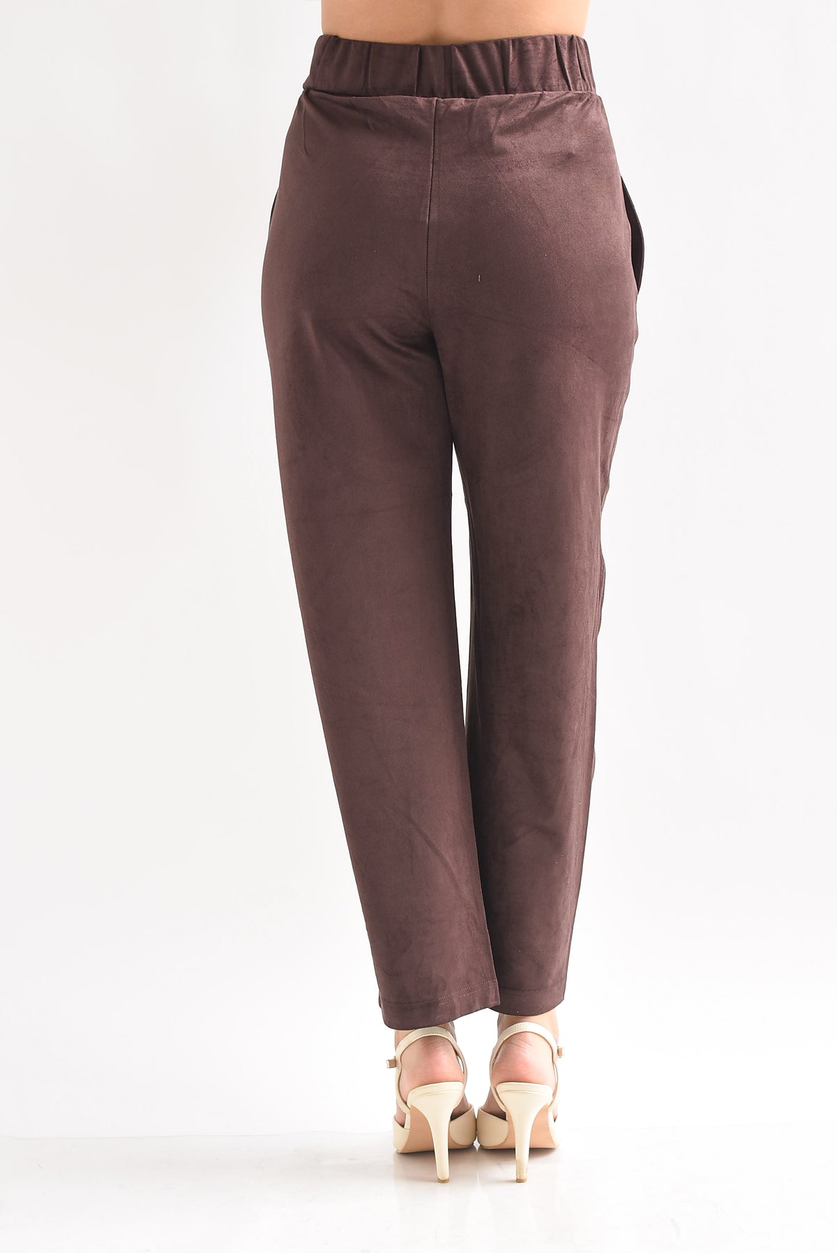 Pantalón barrel cinturón suede