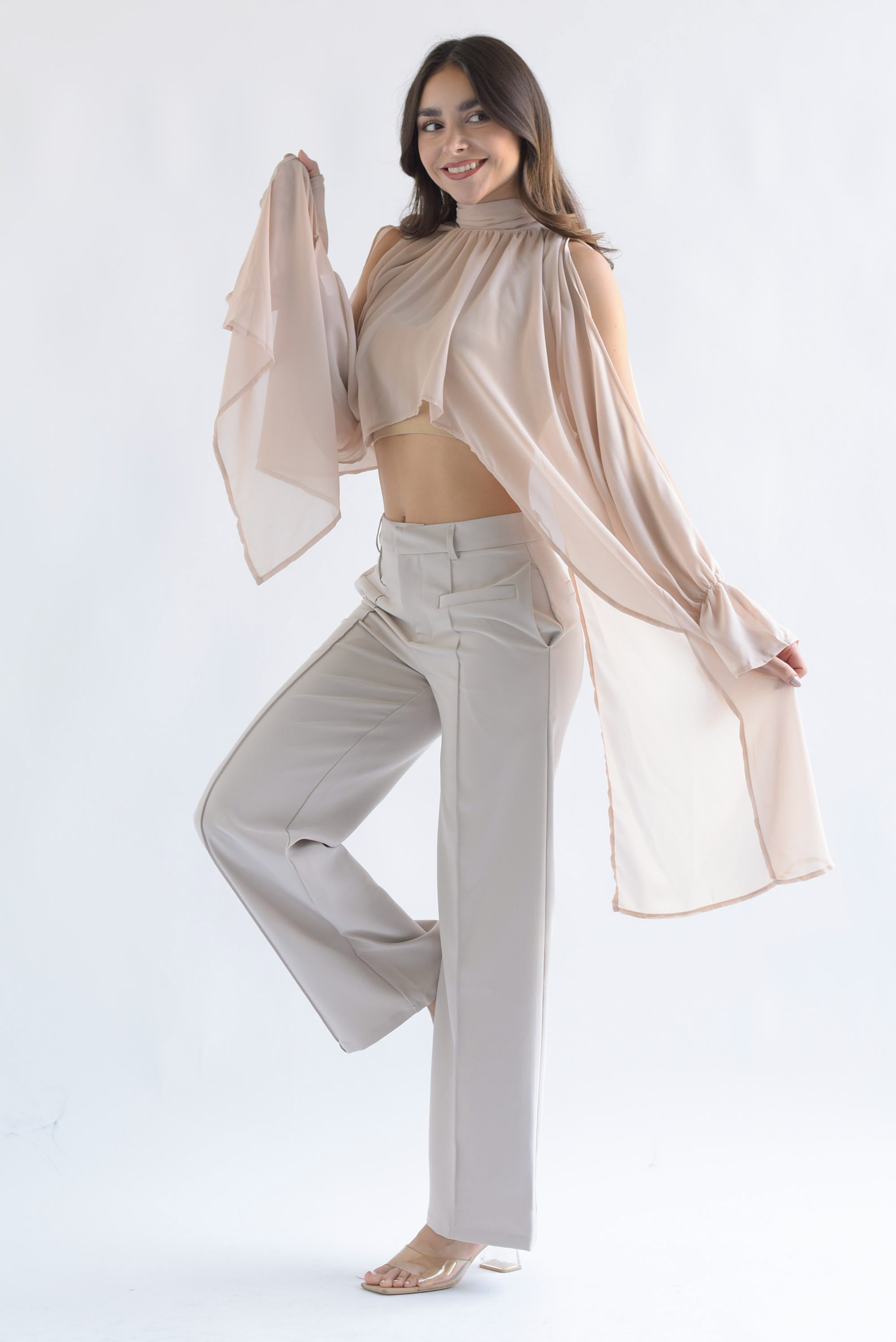 Pantalón de vestir costuras y bolsillos Beige