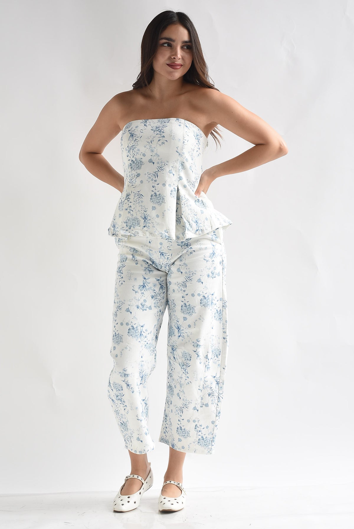 Set Jeans barrel y Top strapless peplum flores Denim