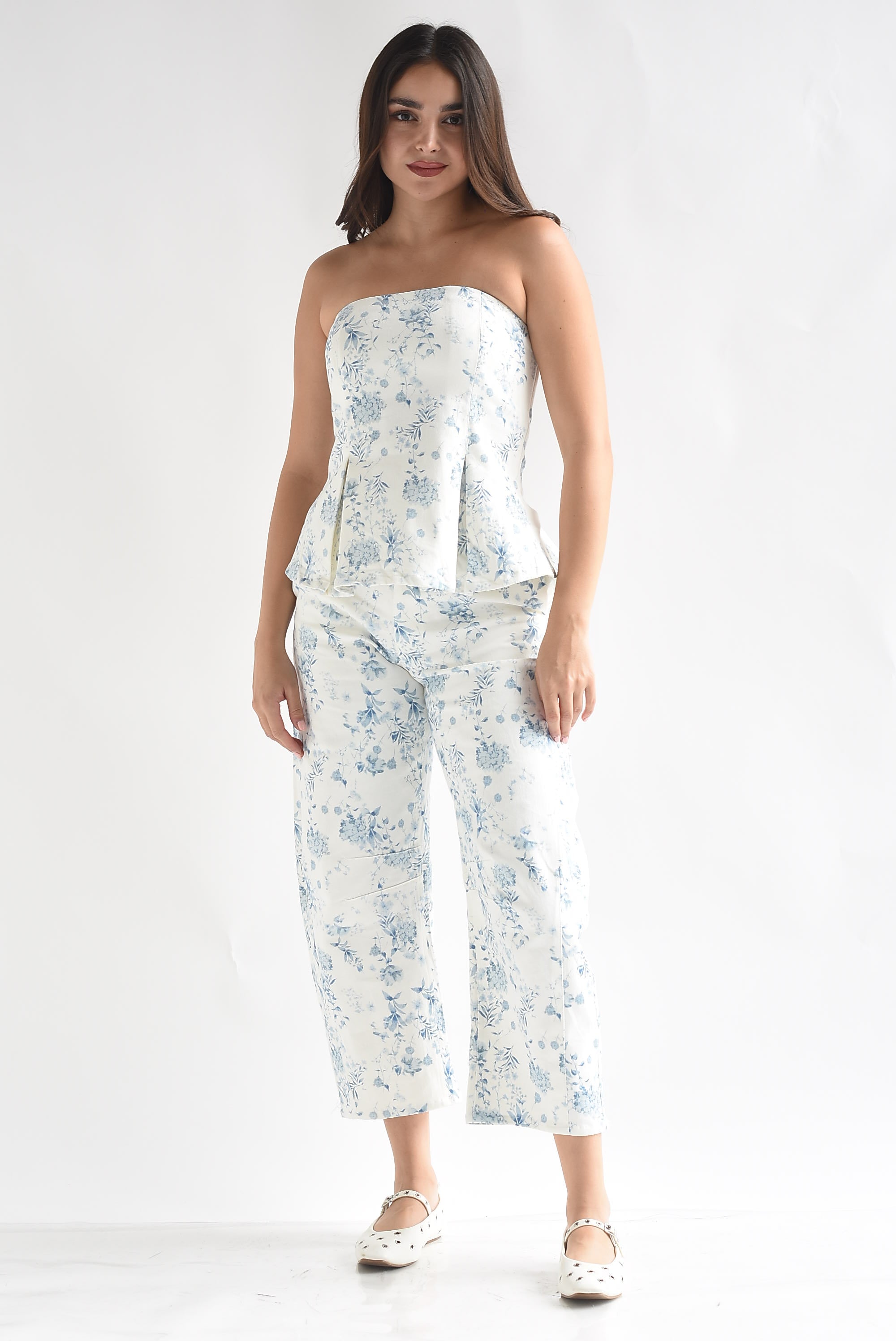 Set Jeans barrel y Top strapless peplum flores Denim