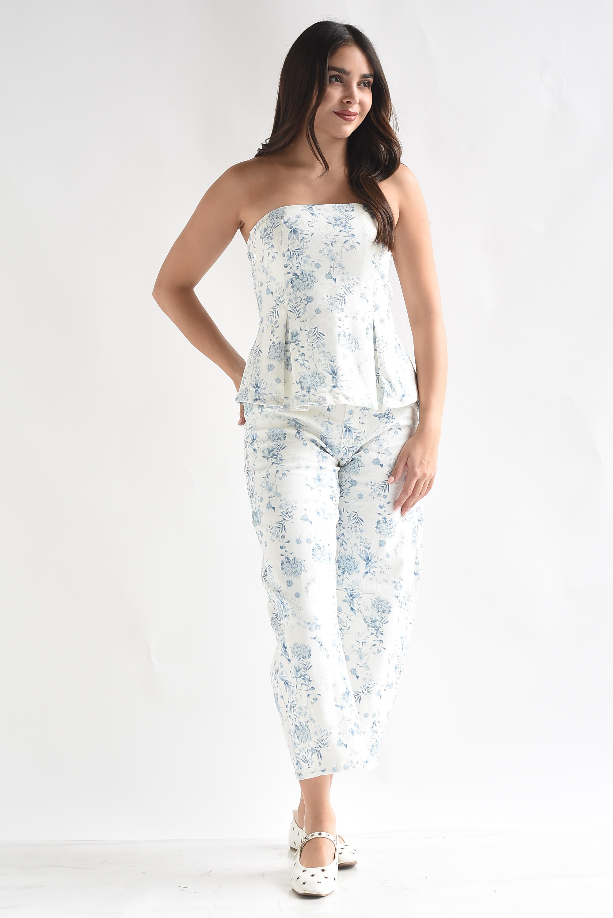 Set Jeans barrel y Top strapless peplum flores Denim