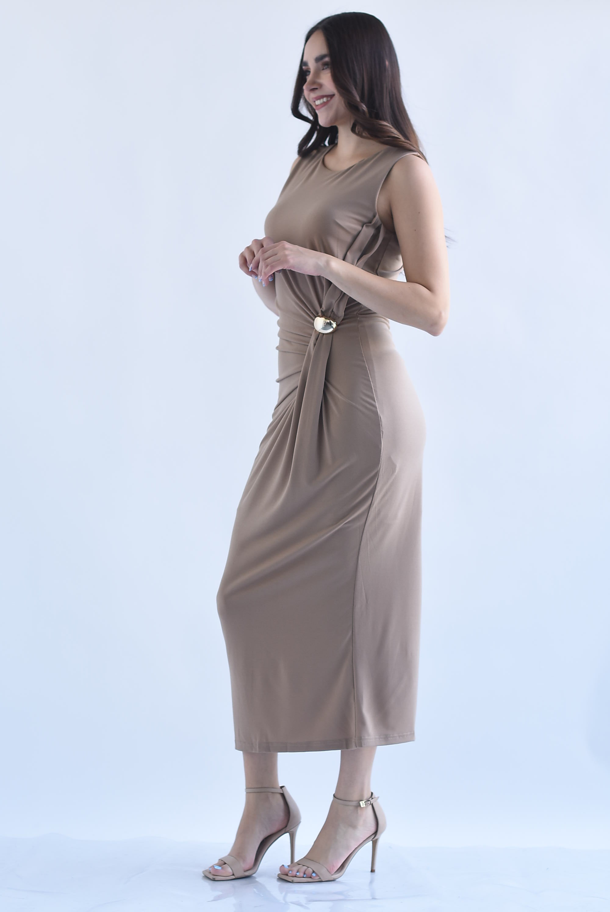 Vestido drapeado nudo broche