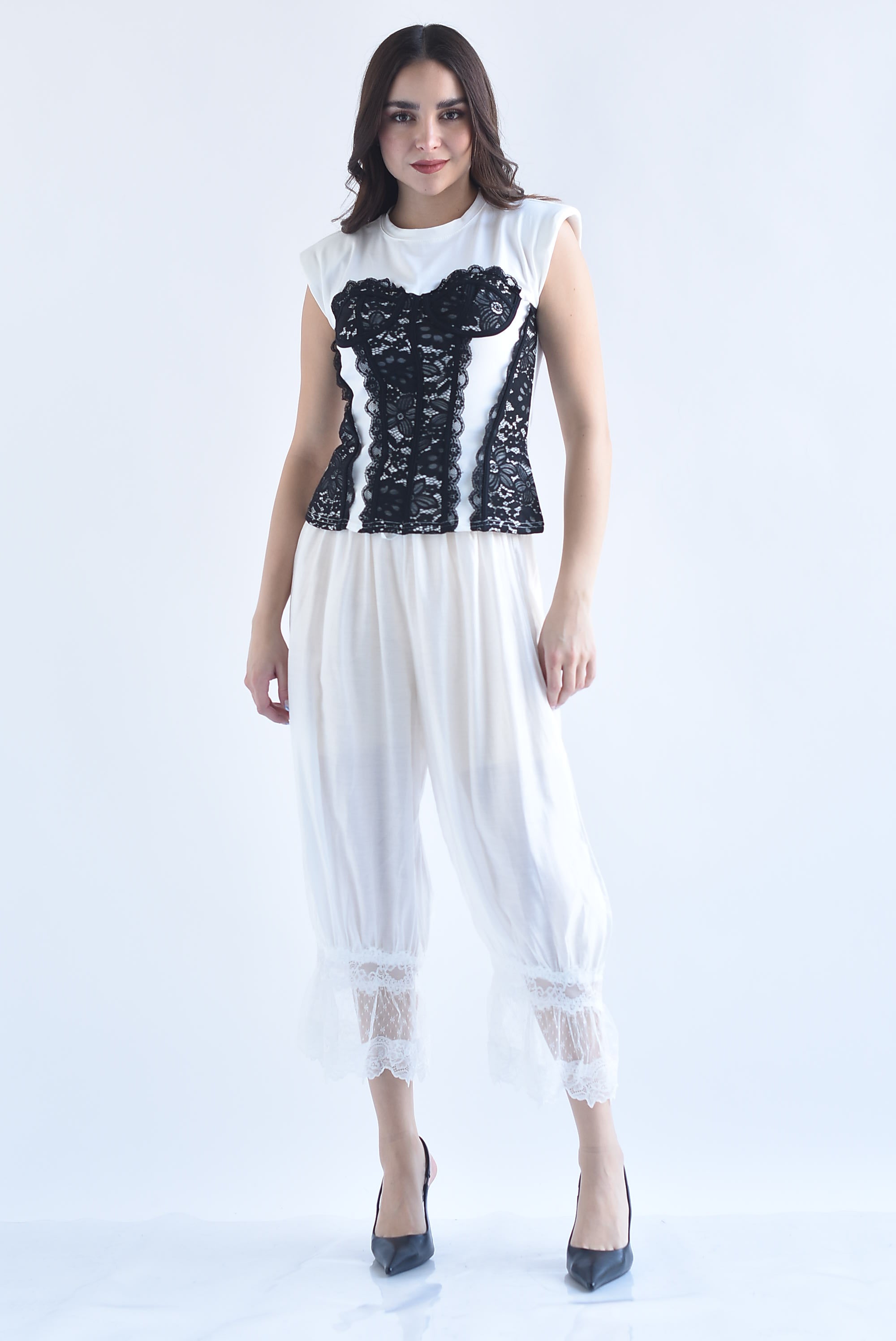 Pantalón capri olán encaje