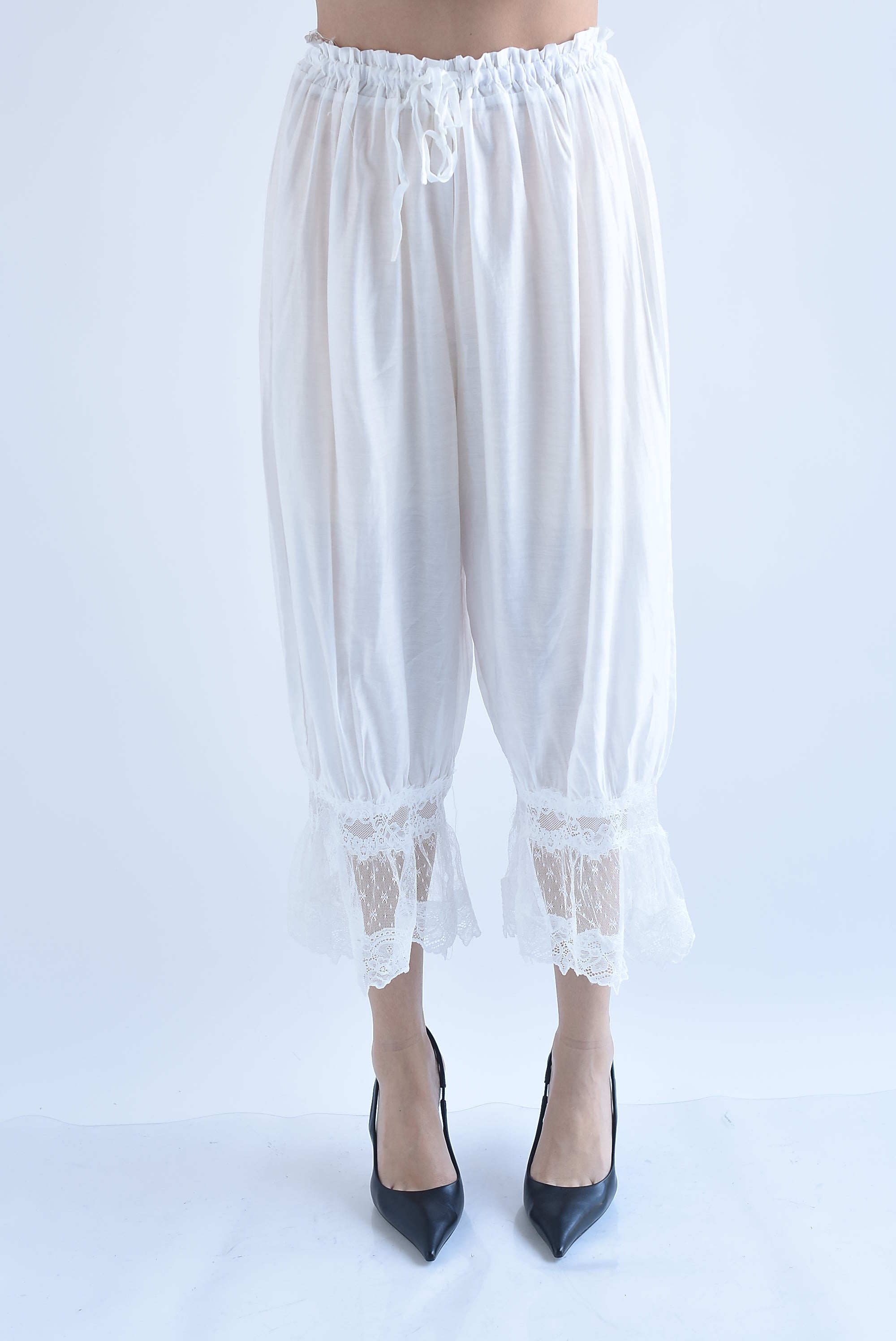 Pantalón capri olán encaje