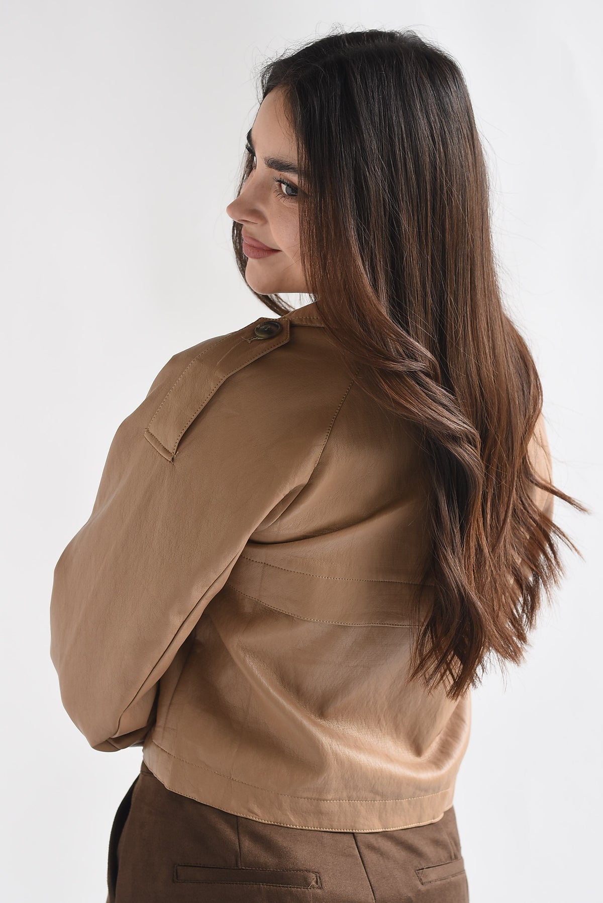 Gabardina crop vinipiel