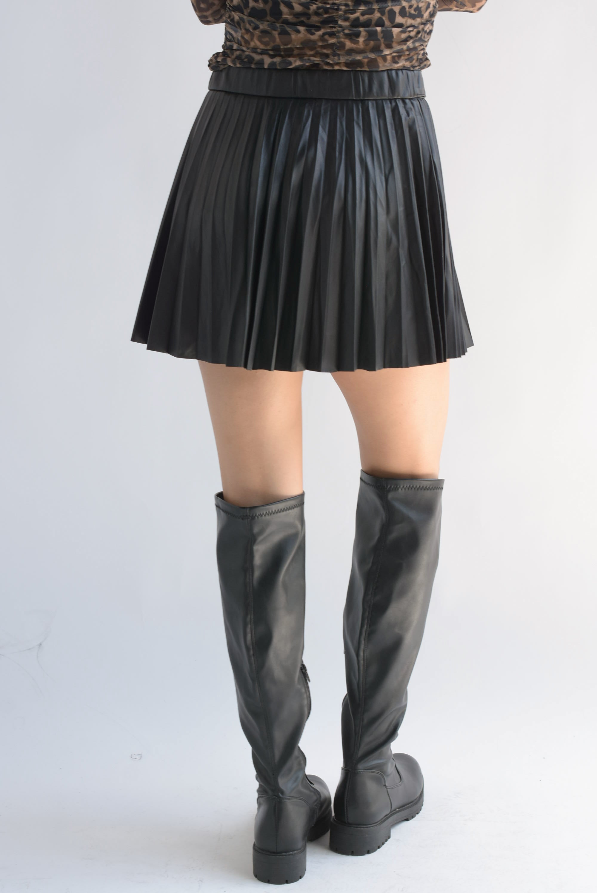 Falda mini plisada vinipiel Negro