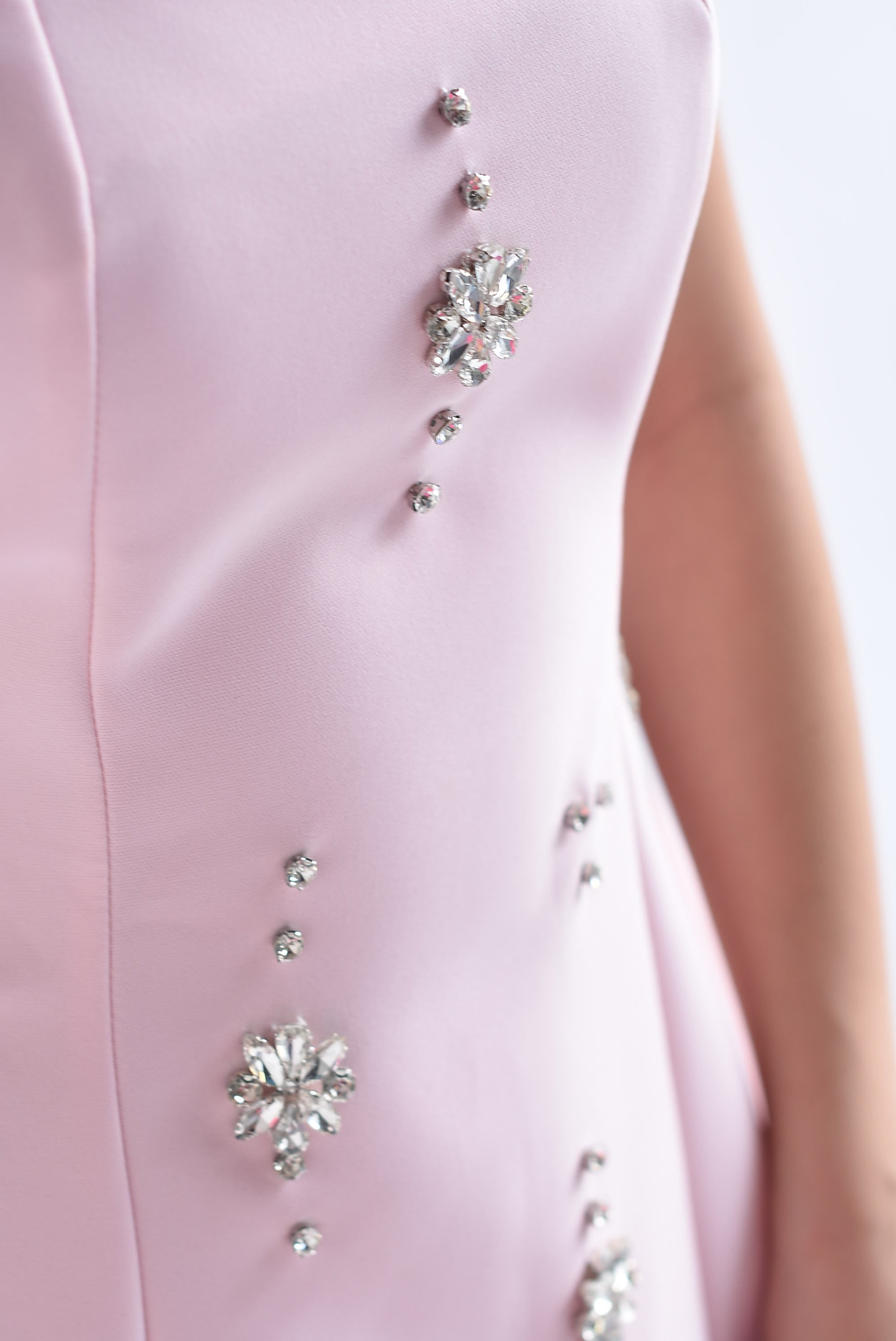 Vestido joyas y moño
