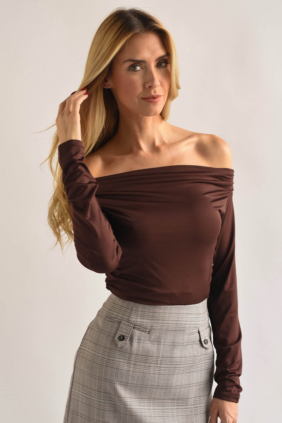 Body off-shoulder manga larga