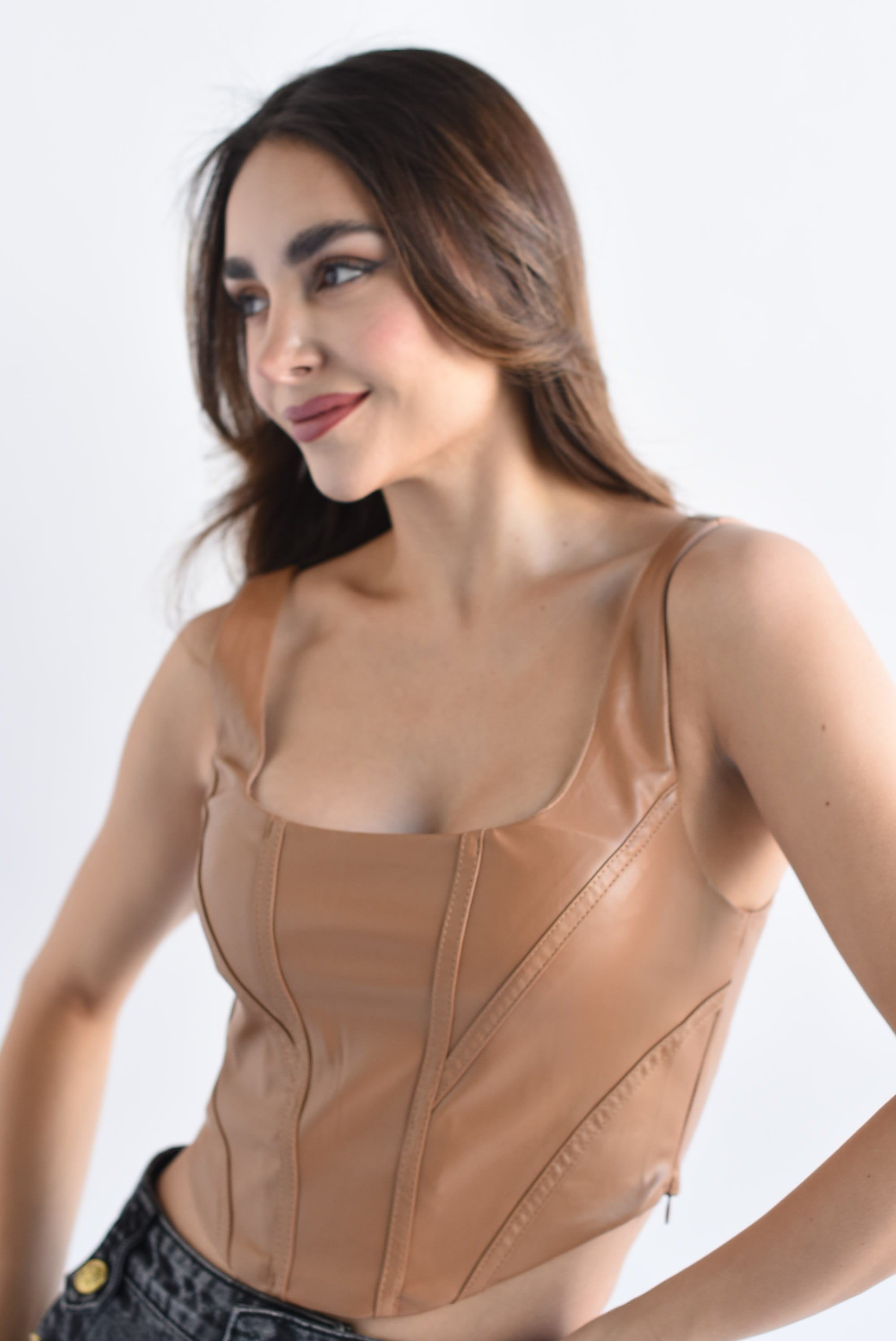 Top corsetero costuras vinipiel Camel