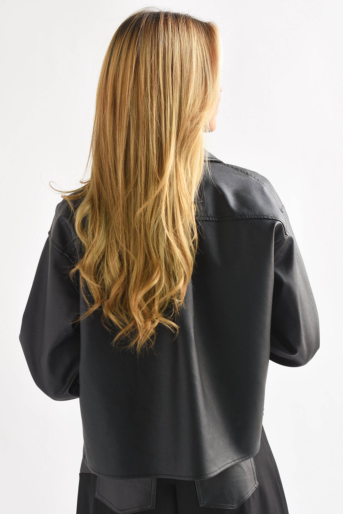 Shacket crop vinipiel